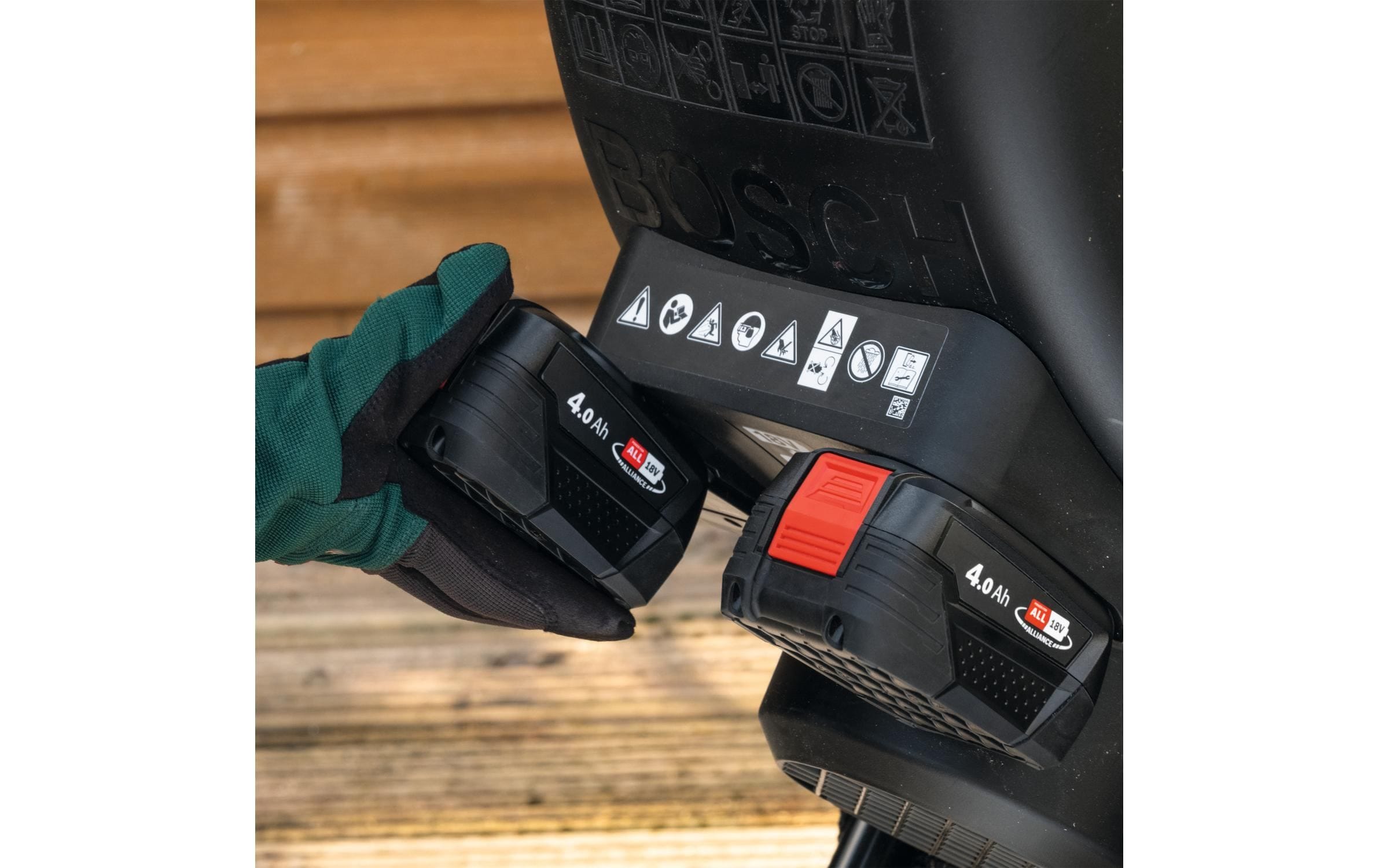 BOSCH Broyeurs de végétaux »UniversalShredder 2x18V-25« kraftvolle 36V-Leistung durch 2x 18V-Akku