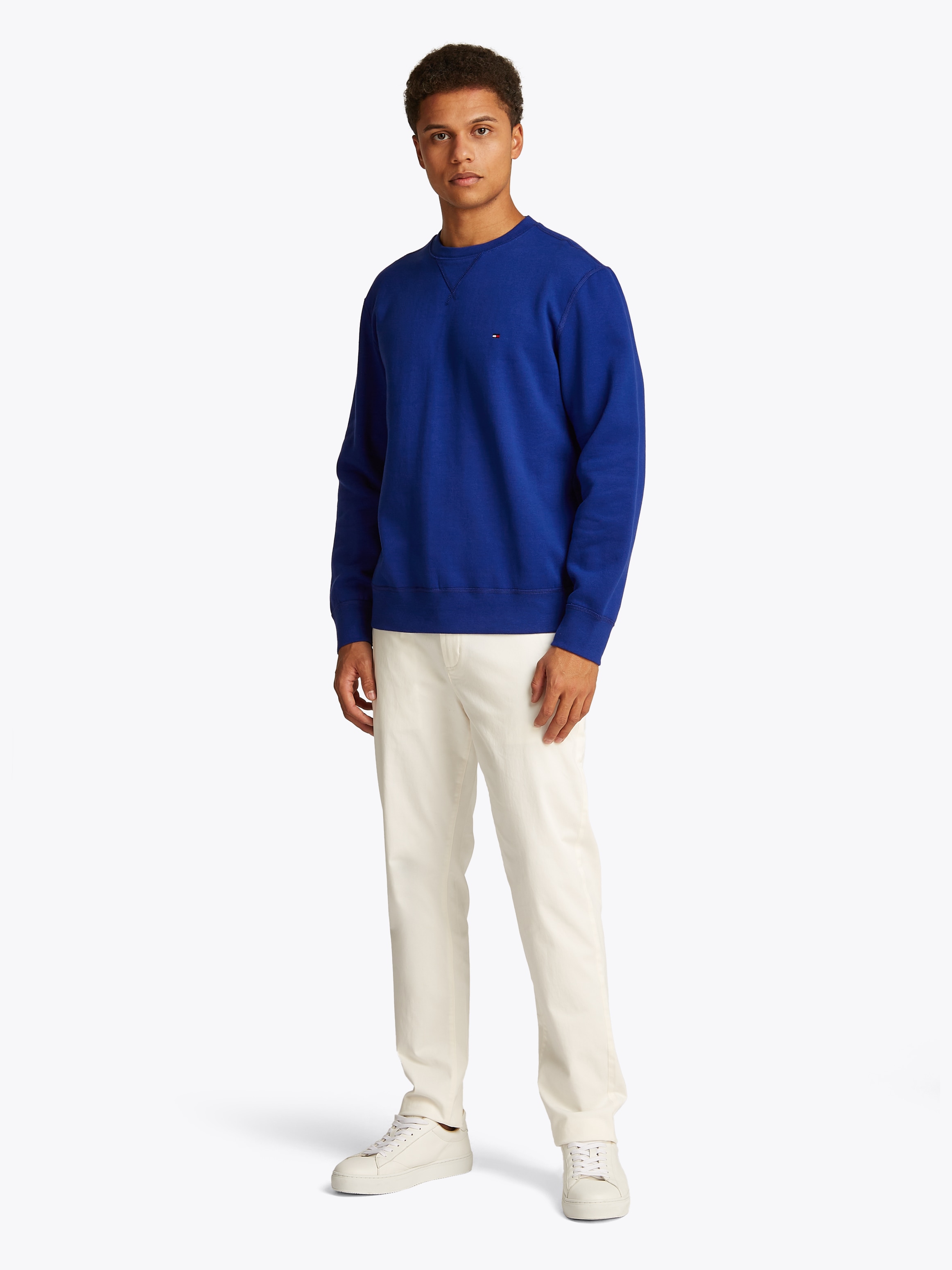 Tommy Hilfiger Sweatshirt »ESS SEASONAL FLEECE CREWNECK«, mit Logostickerei