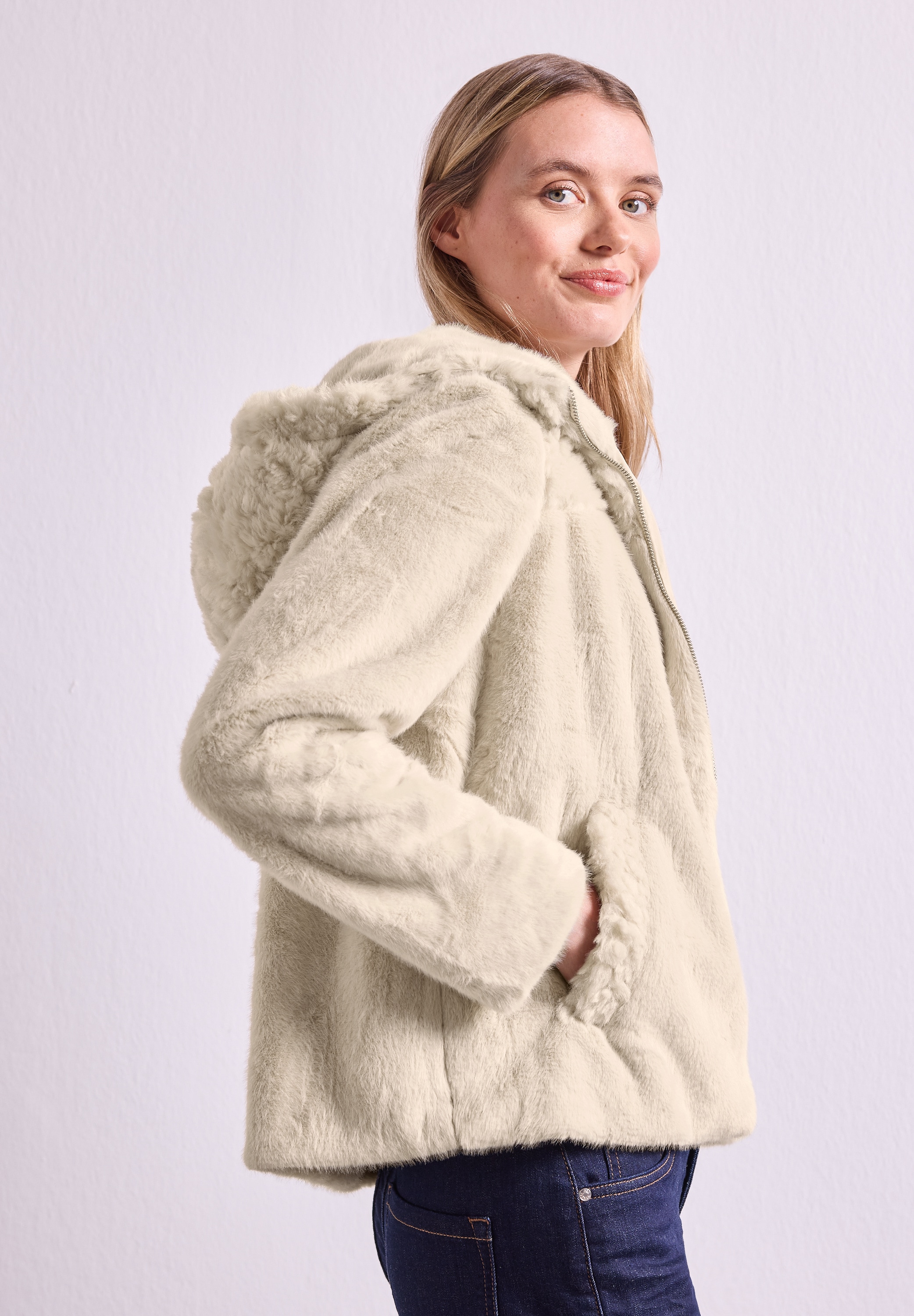 Image of STREET ONE Fellimitatjacke mit Kapuze Kurze Fake-Fur-Mix Jacke mit Kapuze