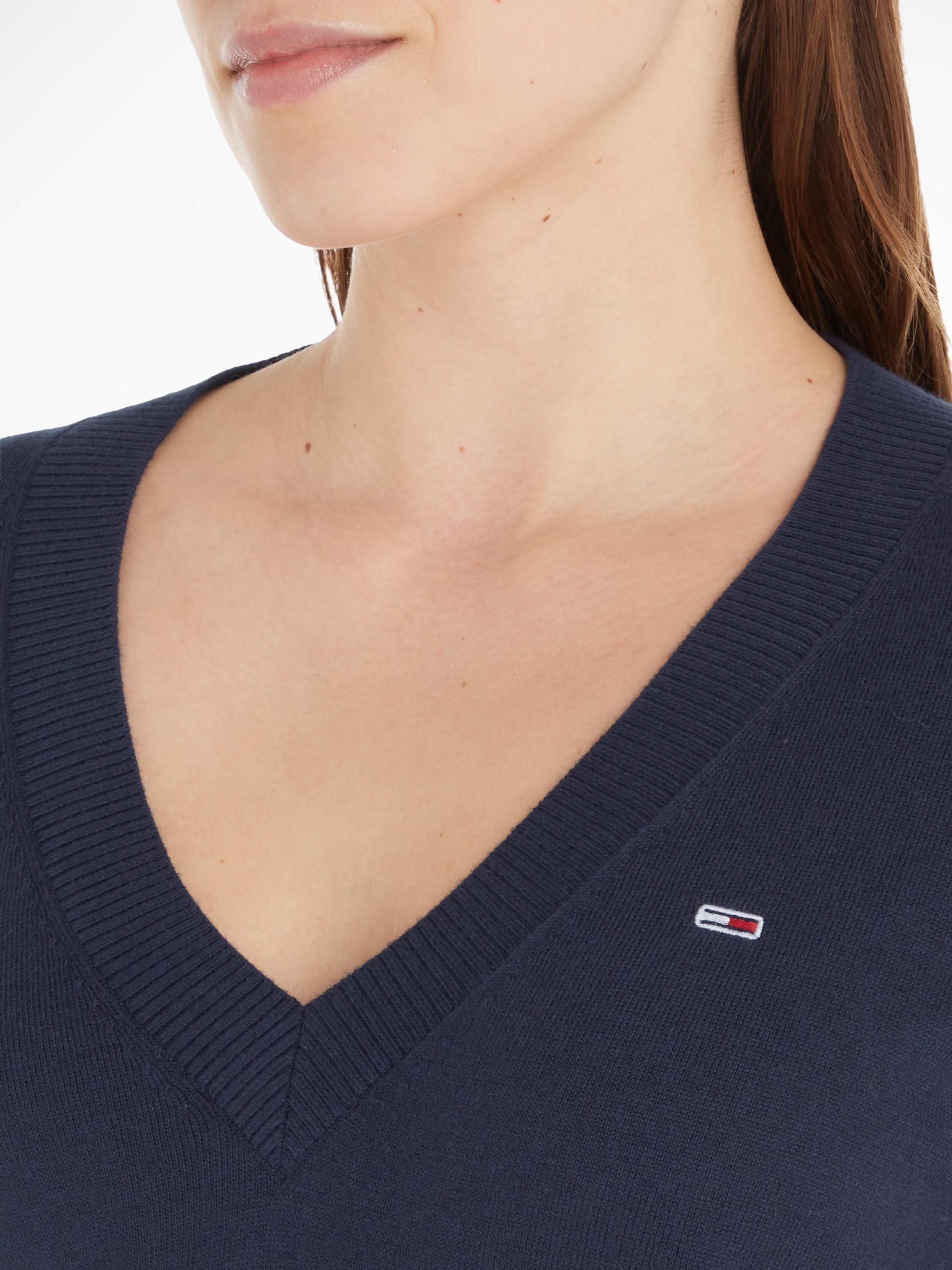 Tommy Jeans V-Ausschnitt-Pullover »TJW ESSENTIAL VNECK SWEATER«, mit Tommy Jeans Markenlabel