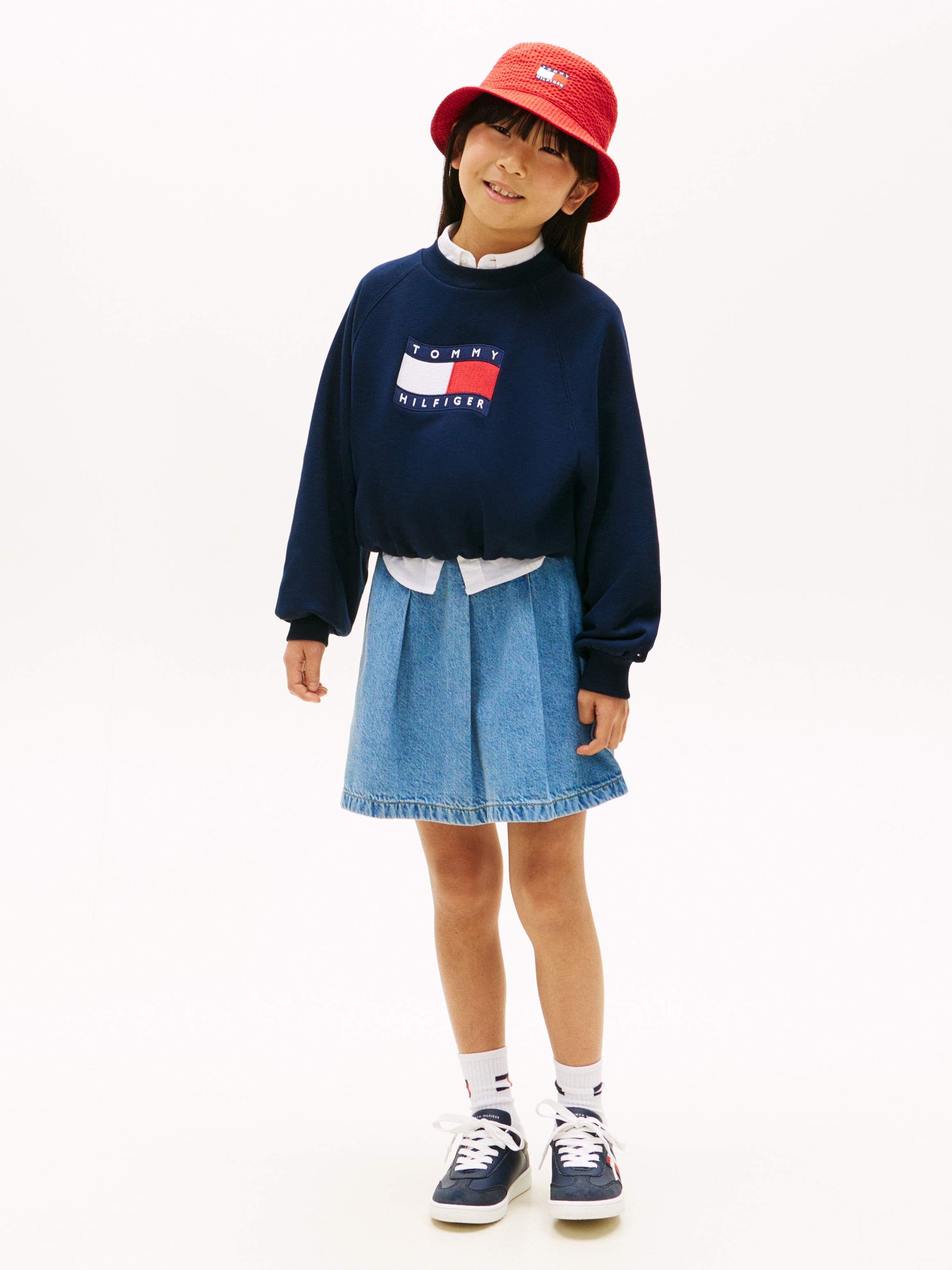 Tommy Hilfiger Sweatshirt »TOMMY WAVE FLAG CREWNECK«, Kinder bis 16 Jahre, verdeckter Saum, relaxed fit
