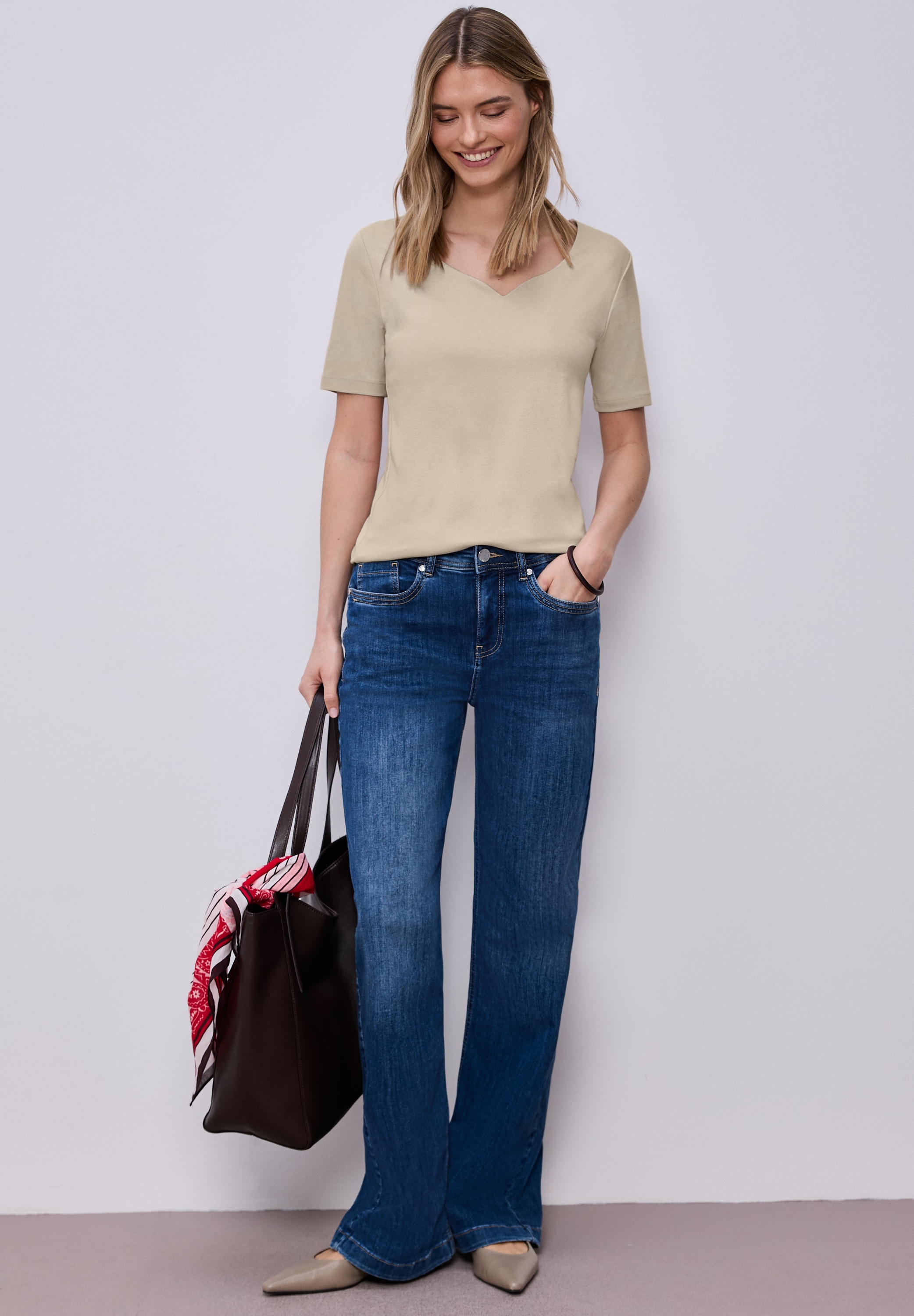 STREET ONE T-shirt à manches courtes »Style Ada« Sommershirt mit Herz-Ausschnitt