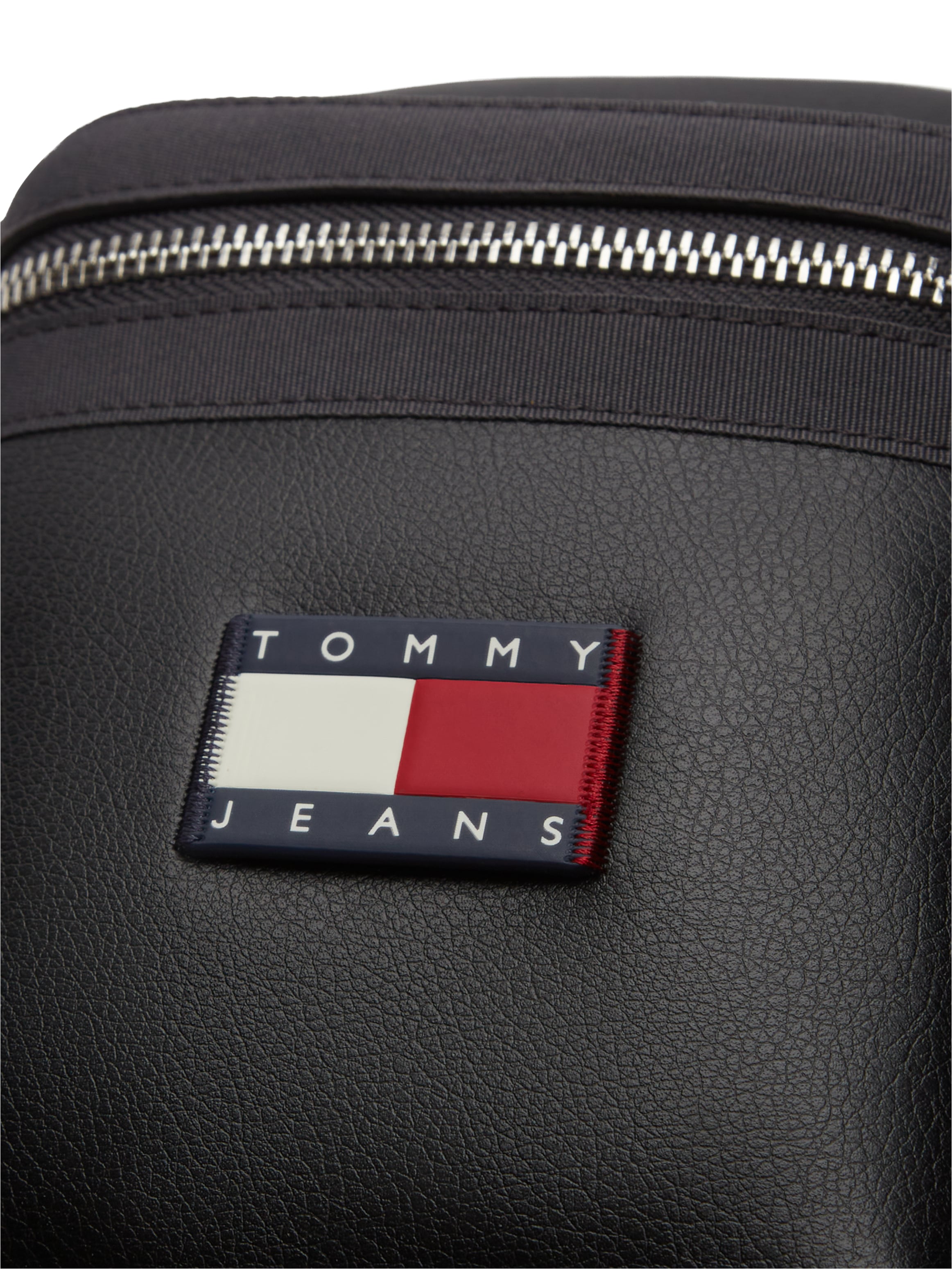 Tommy Jeans Sac à bandoulière »TJM ELEVATED PU REPORTER« Herren Schultertasche, Crossbodybag mit Logo-Aufnäher