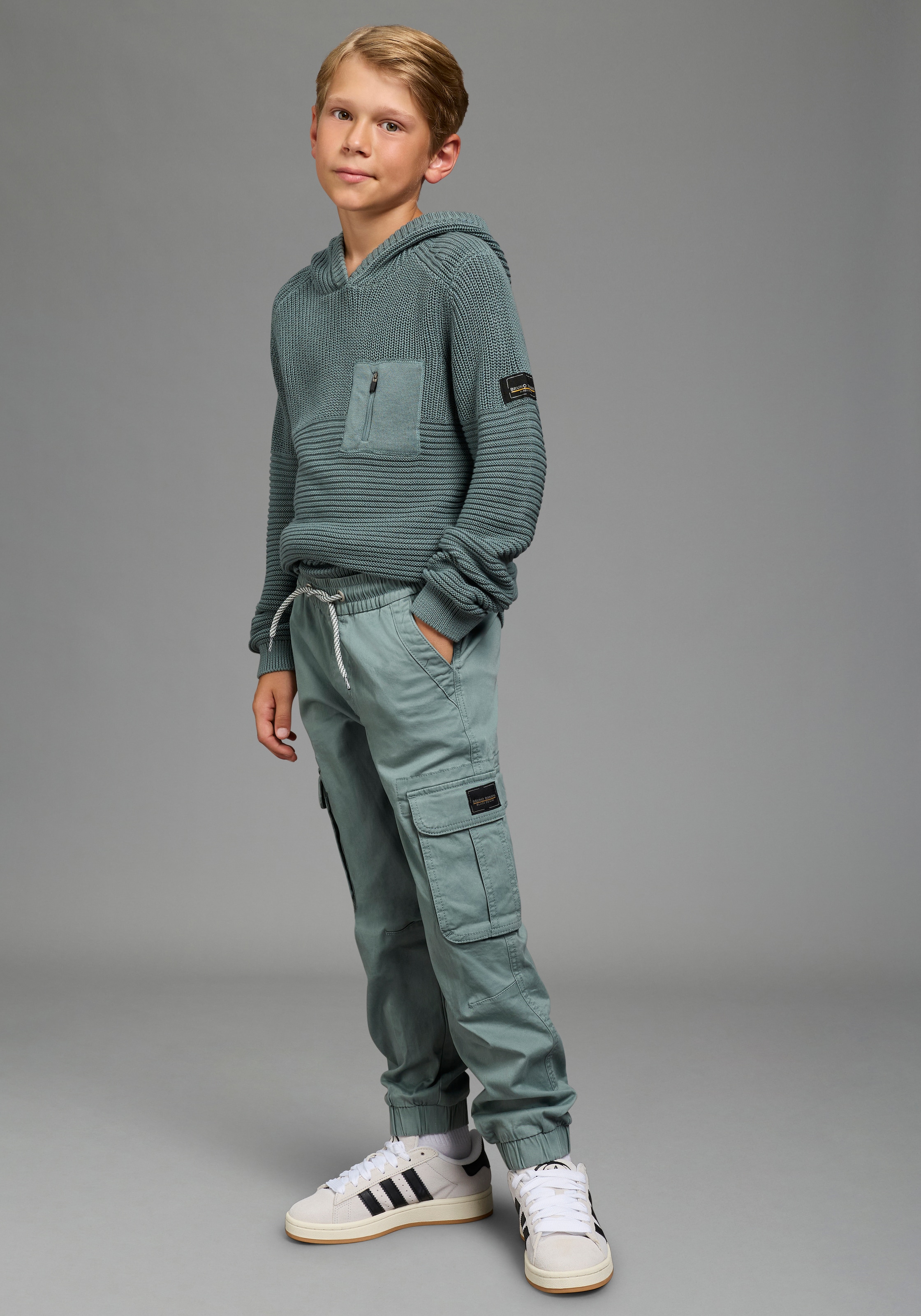 Bruno Banani Pantalon cargo »Cargohose mit BRUNO BANANI Badge«  Pantalon cargo en sergé, coupe droite, style basique, tissu élastique