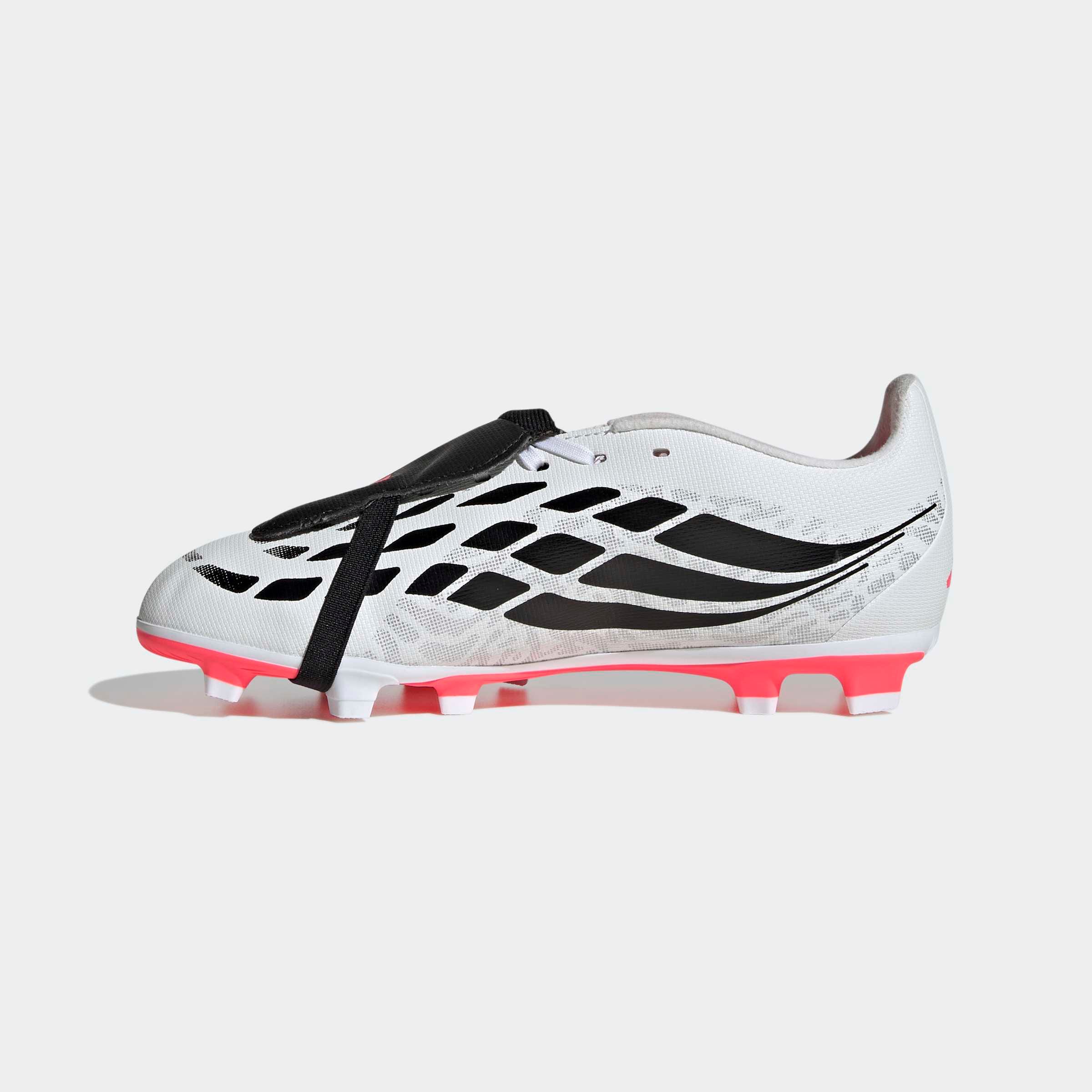 adidas Performance Chaussure de football »PREDATOR CLUB KIDS , FESTE BÖDEN/MULTI GROUND, UMSCHLAGBARE ZUNGE«  adapté à de nombreux types de sols, pour adolescents et enfants