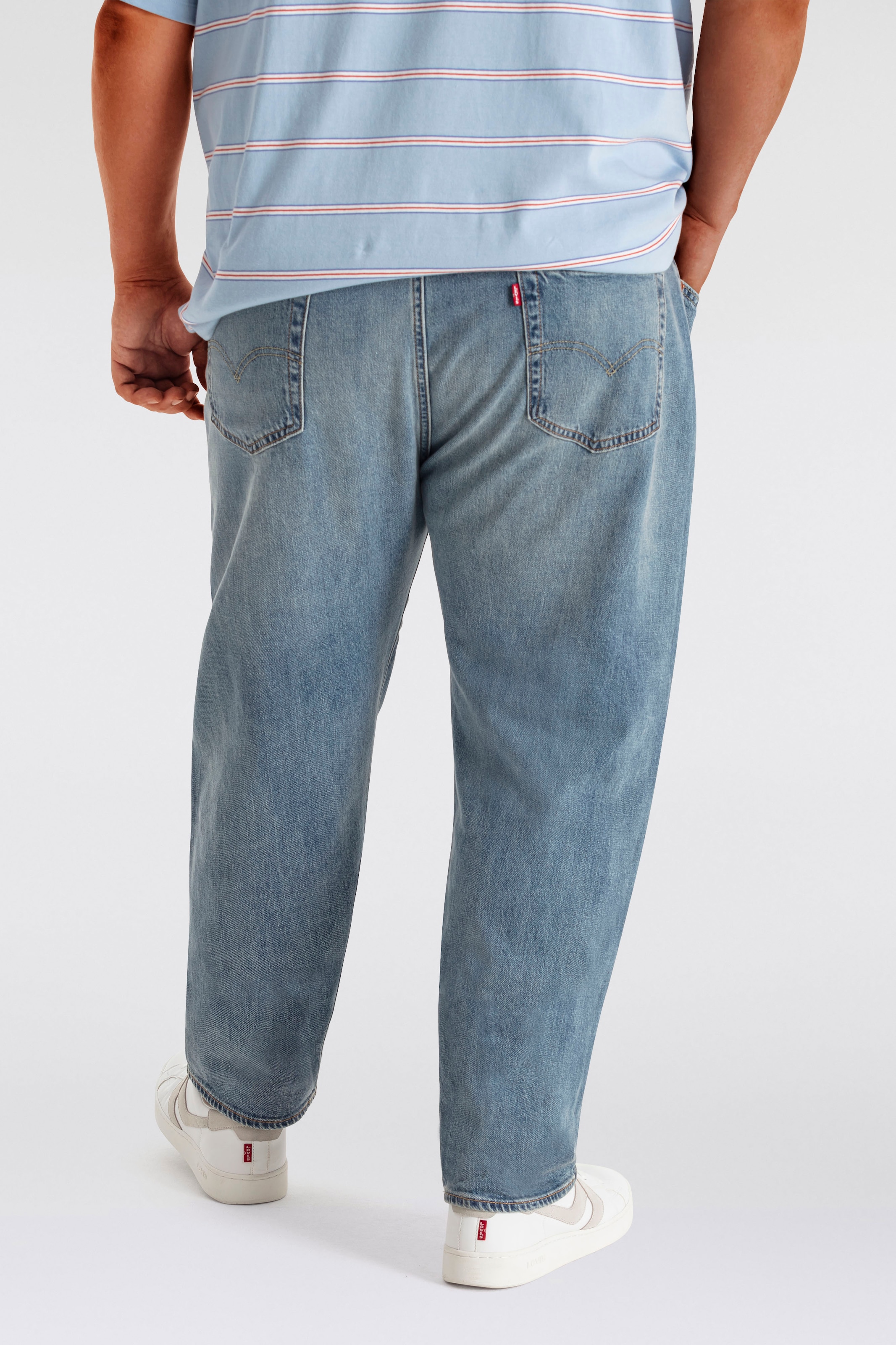 Levi's® Plus Tapered-fit-Jeans »502 TAPER B&T«, für einen lässigen Look