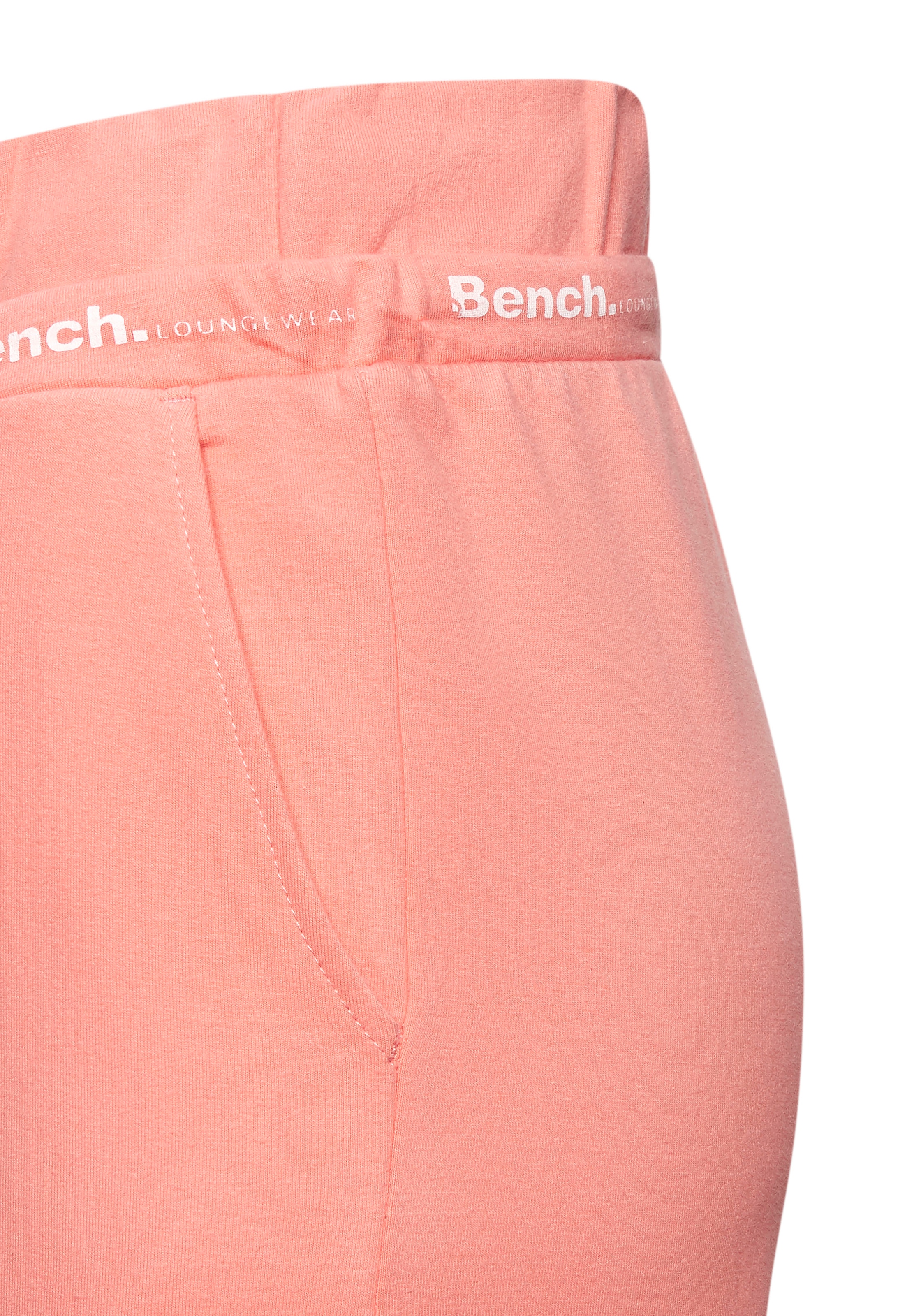 Bench. Sweathose
