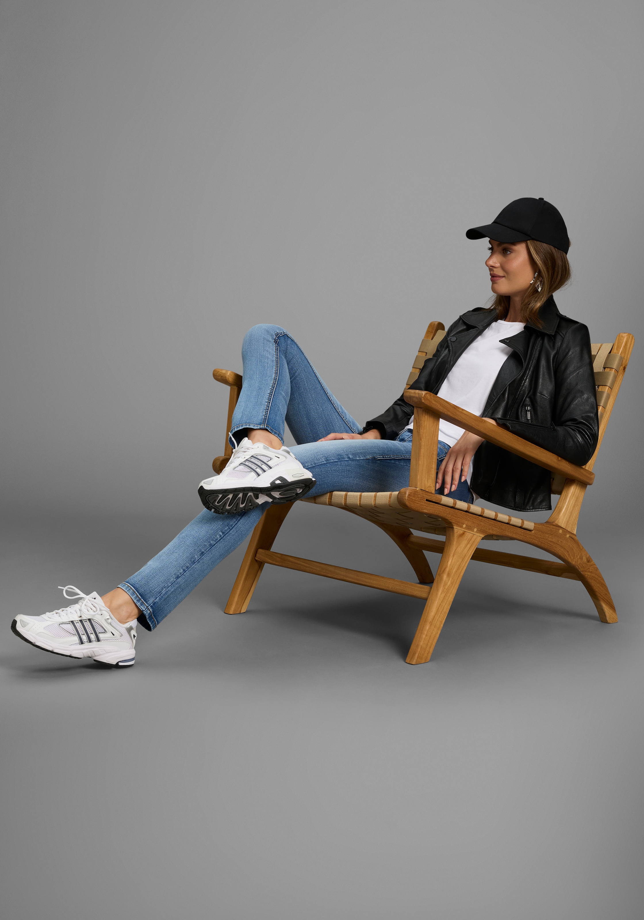 Arizona Comfort-fit-Jeans »mit Keileinsätzen« niedrige Leibhöhe