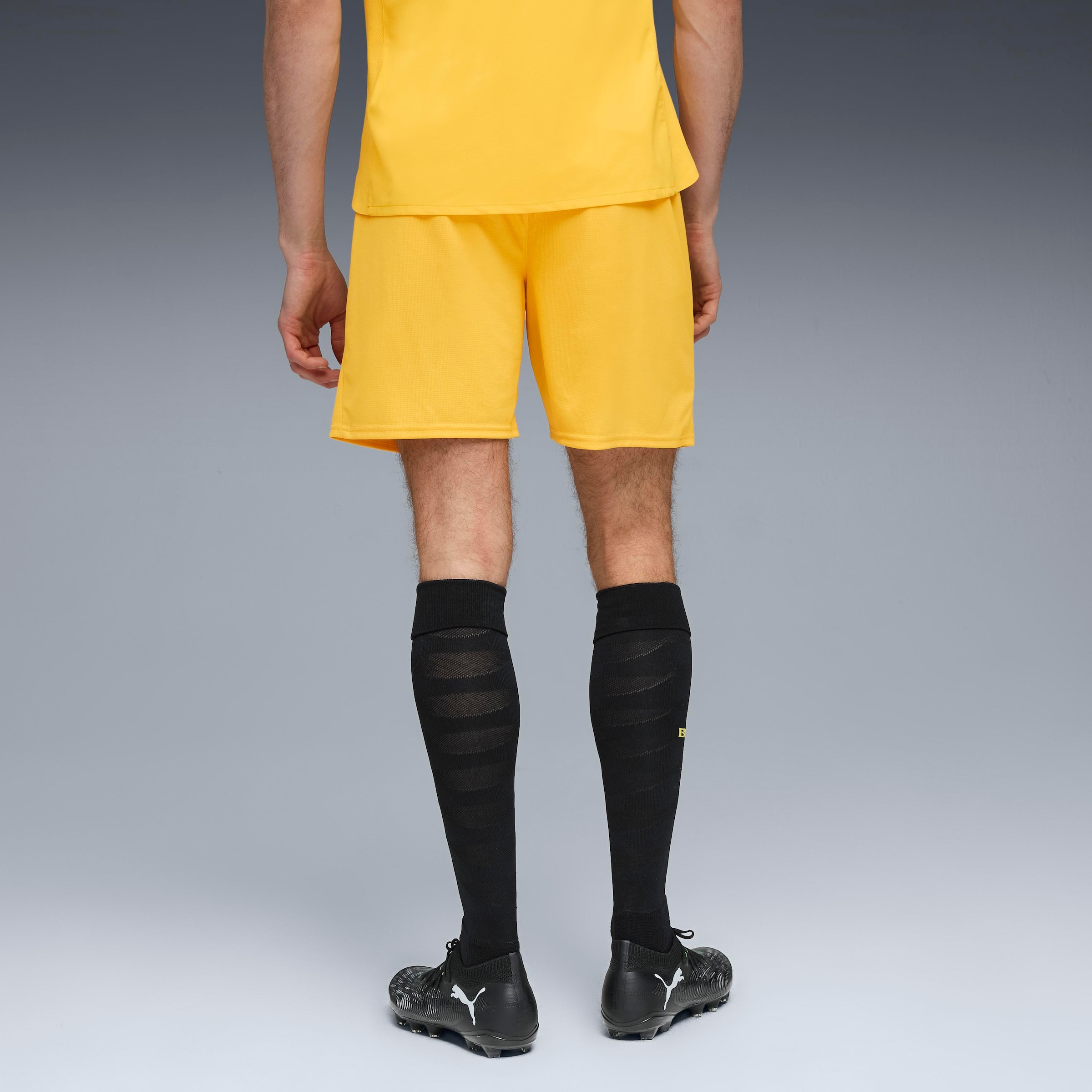 PUMA Short d'entraînement »BVB SHORTS REPLICA«  pour football, en matière respirante, avec technologie DryCELL