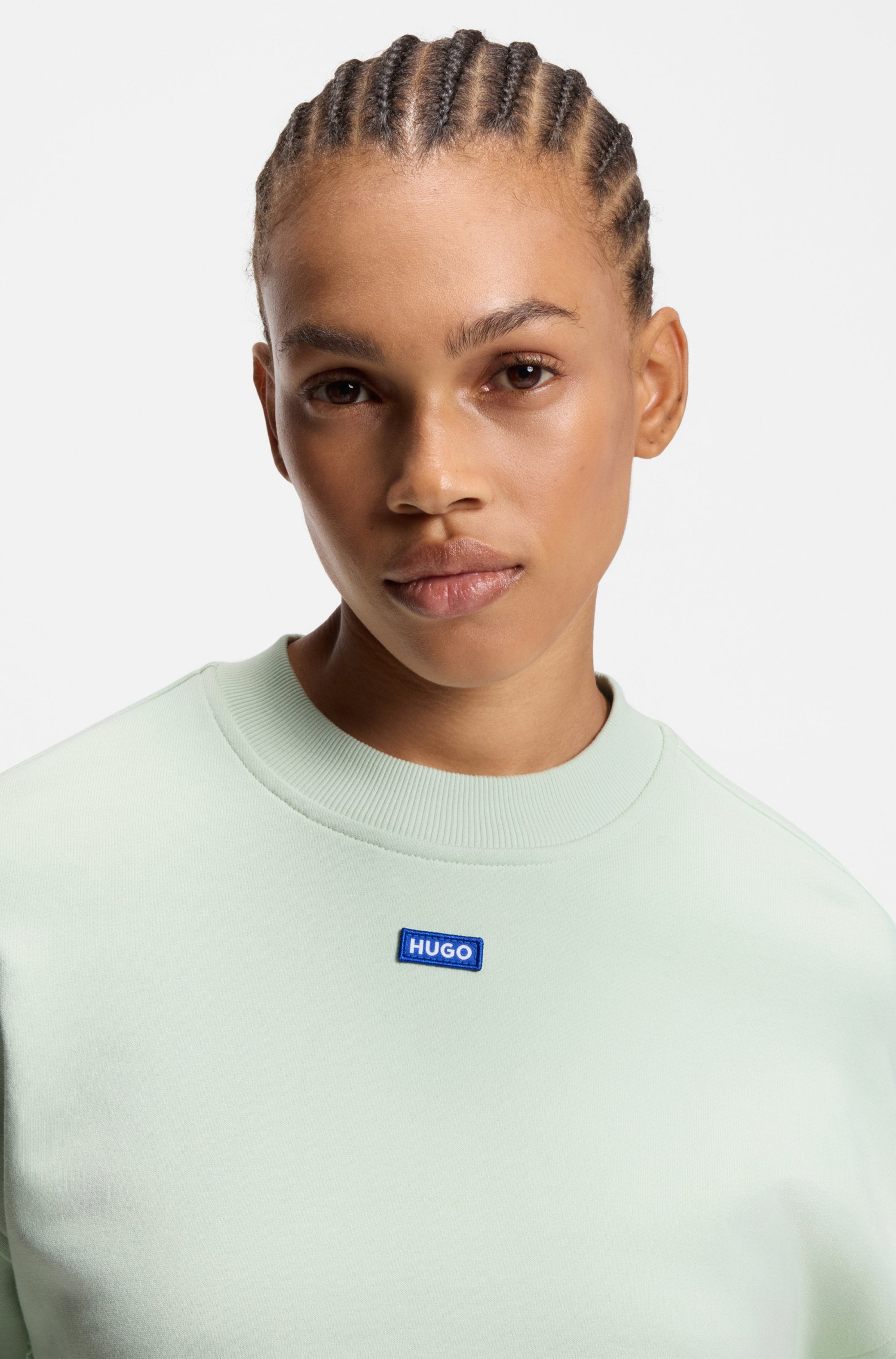 HUGO Blue Sweatshirt »Delessa«, mit Logoaufnäher
