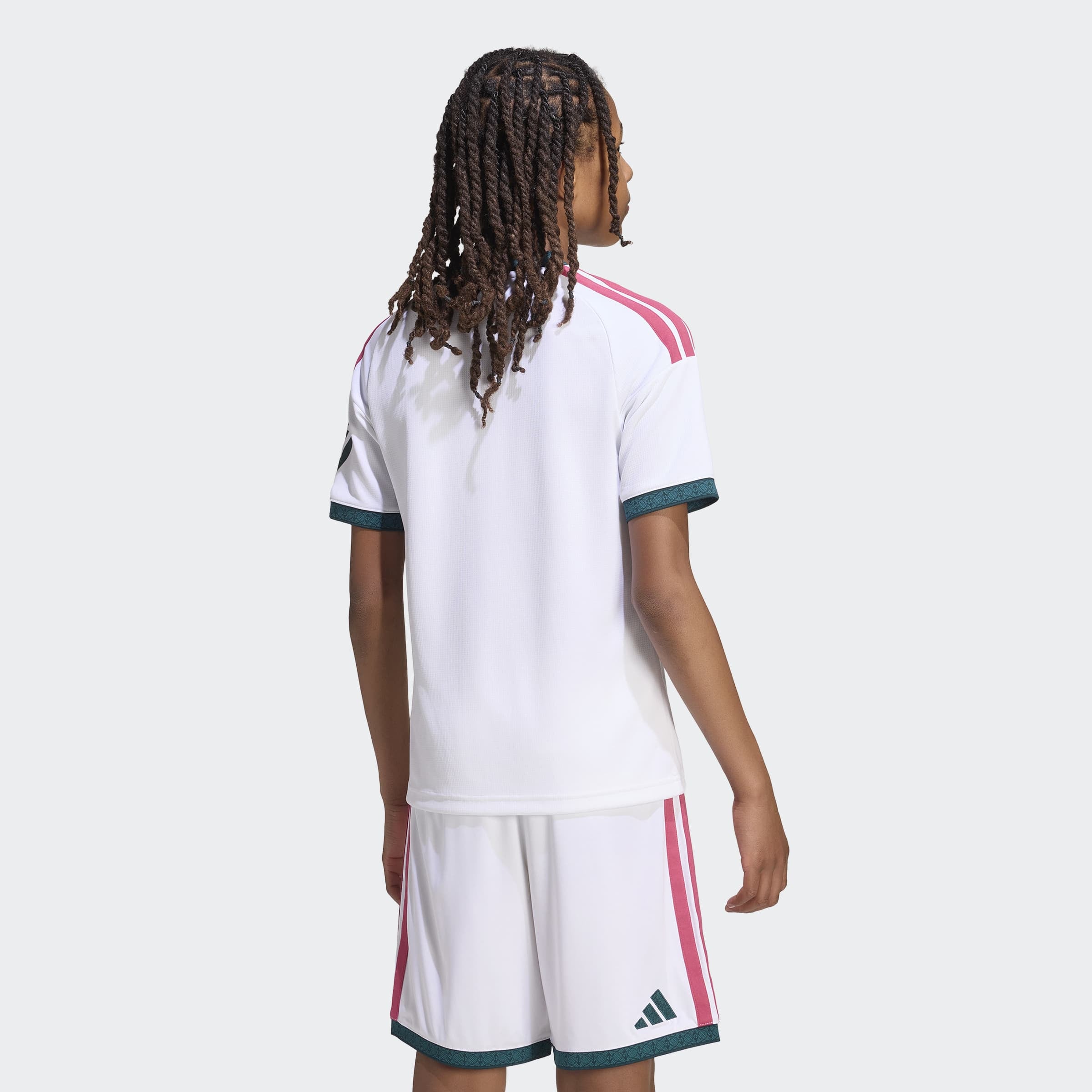 adidas Performance Fussballtrikot »REAL MADRID 26/27 KIDS HEIMTRIKOT« mit Rundhalsausschnitt, mit Climacool Technologie