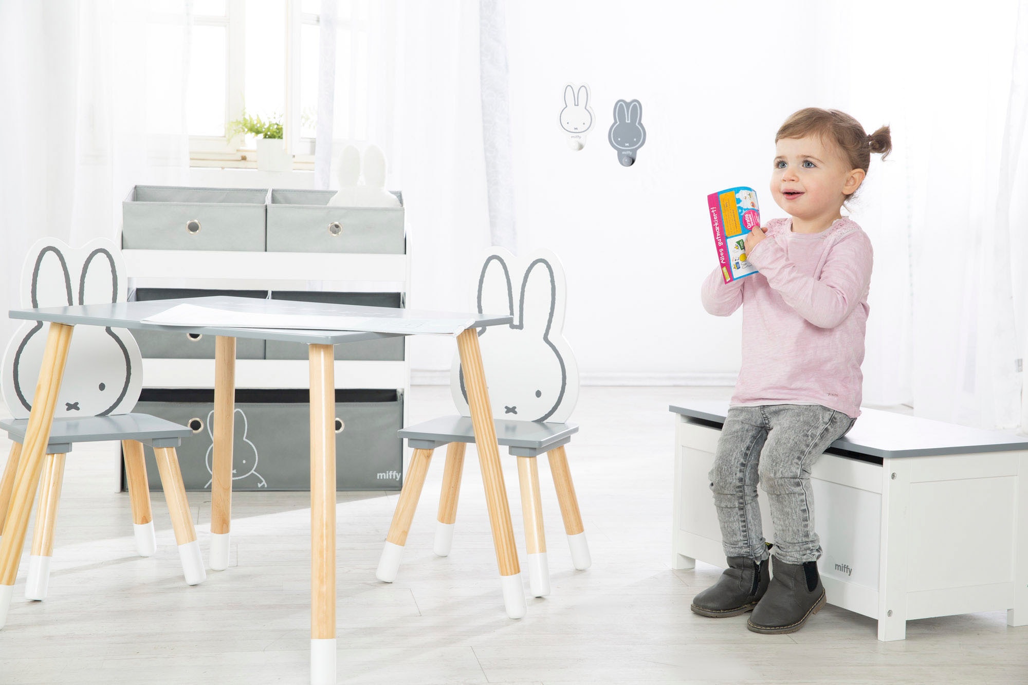 roba® Kinderregal »miffy®, grau«, inklusive 5 Stoffboxen in 2 Grössen