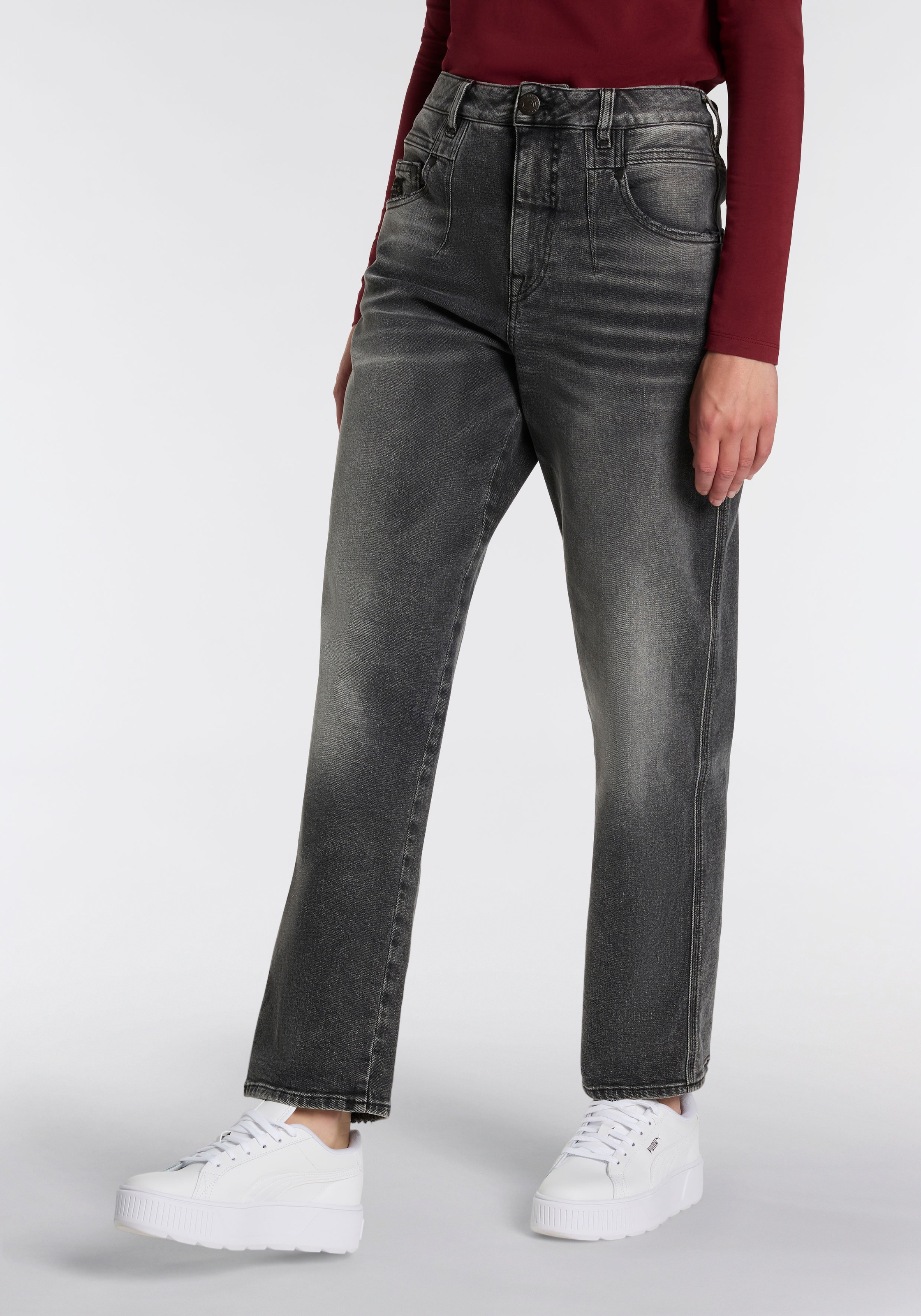 Herrlicher 5-Pocket-Jeans »Brooke Denim Black«, im Loose Fit, mit Abnähern