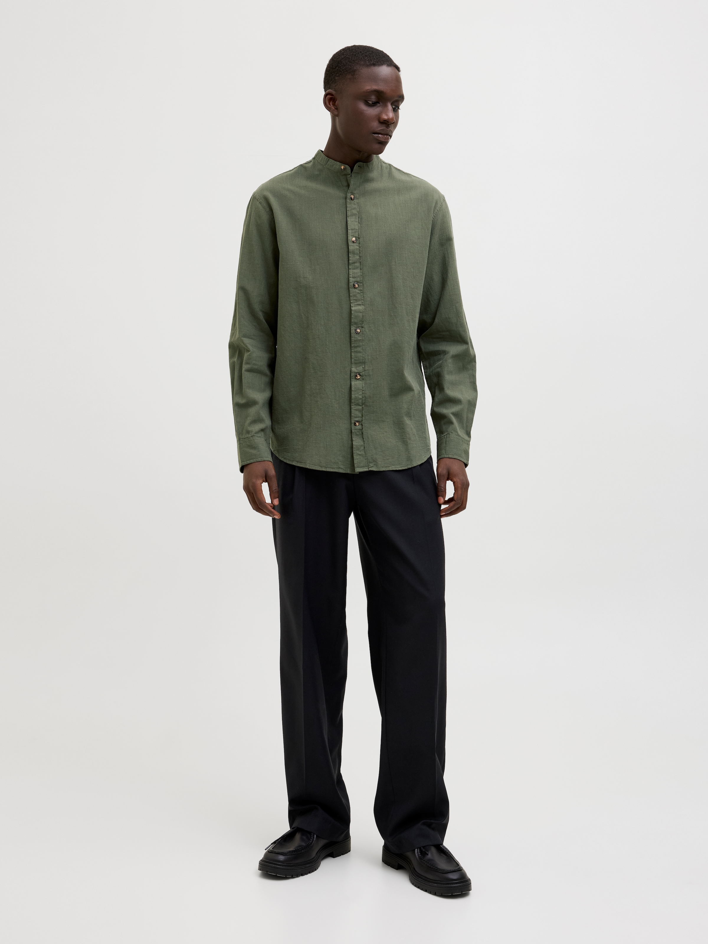Jack & Jones Langarmhemd »JJESUMMER BAND SHIRT LS SN«, mit Bandkragen