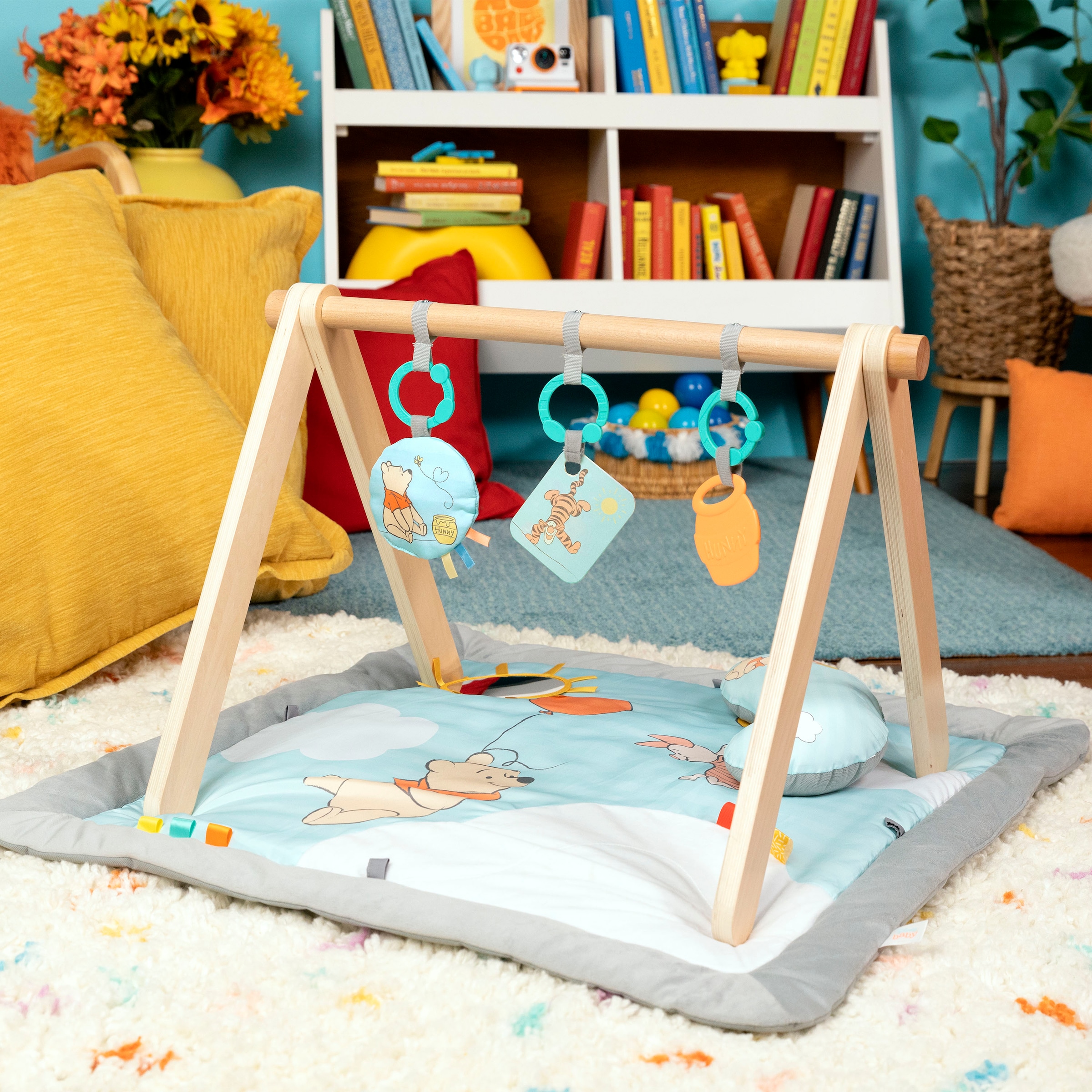 Bright Starts Arche de jeu »WINNIE THE POOH Once Upon a Tummy Time ™ Activity Gym« mit Plüschmatte und Stützkissen