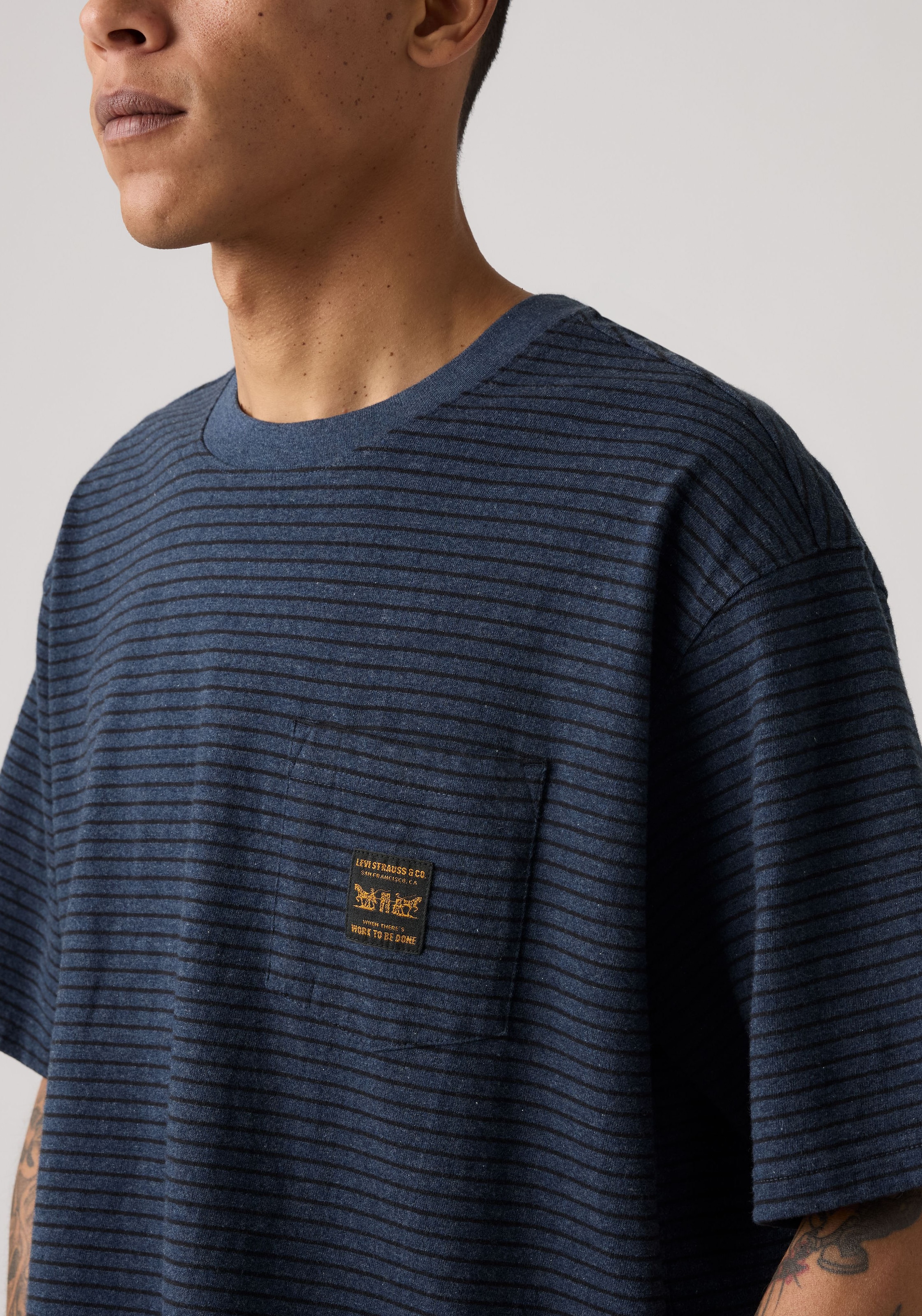 Levi's® T-Shirt »SS WORKWEAR PKT TEE« mit Brusttasche