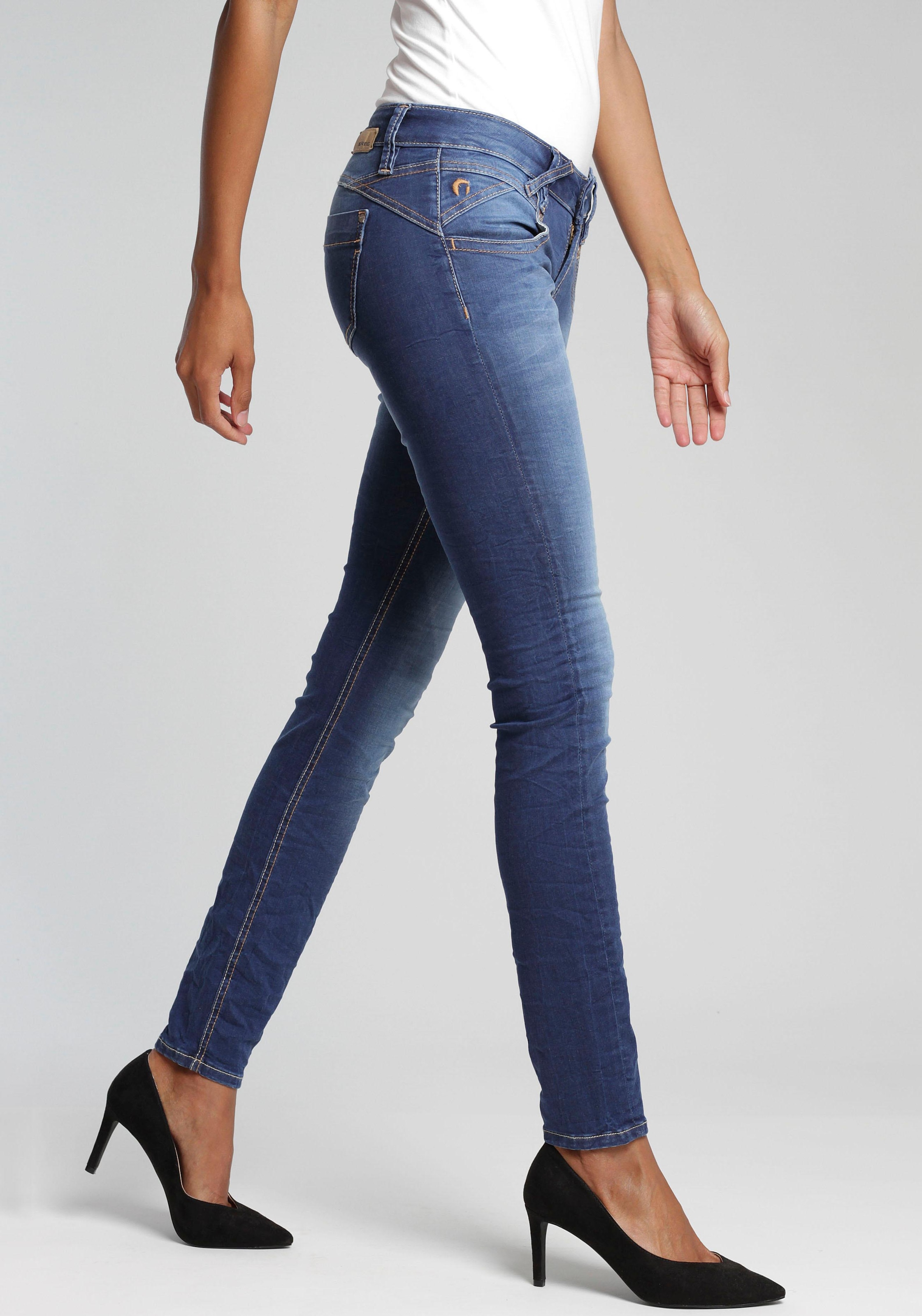 bestellen versandkostenfrei Skinny-fit-Jeans ♕ GANG Used-Effekten mit »94Nena«,