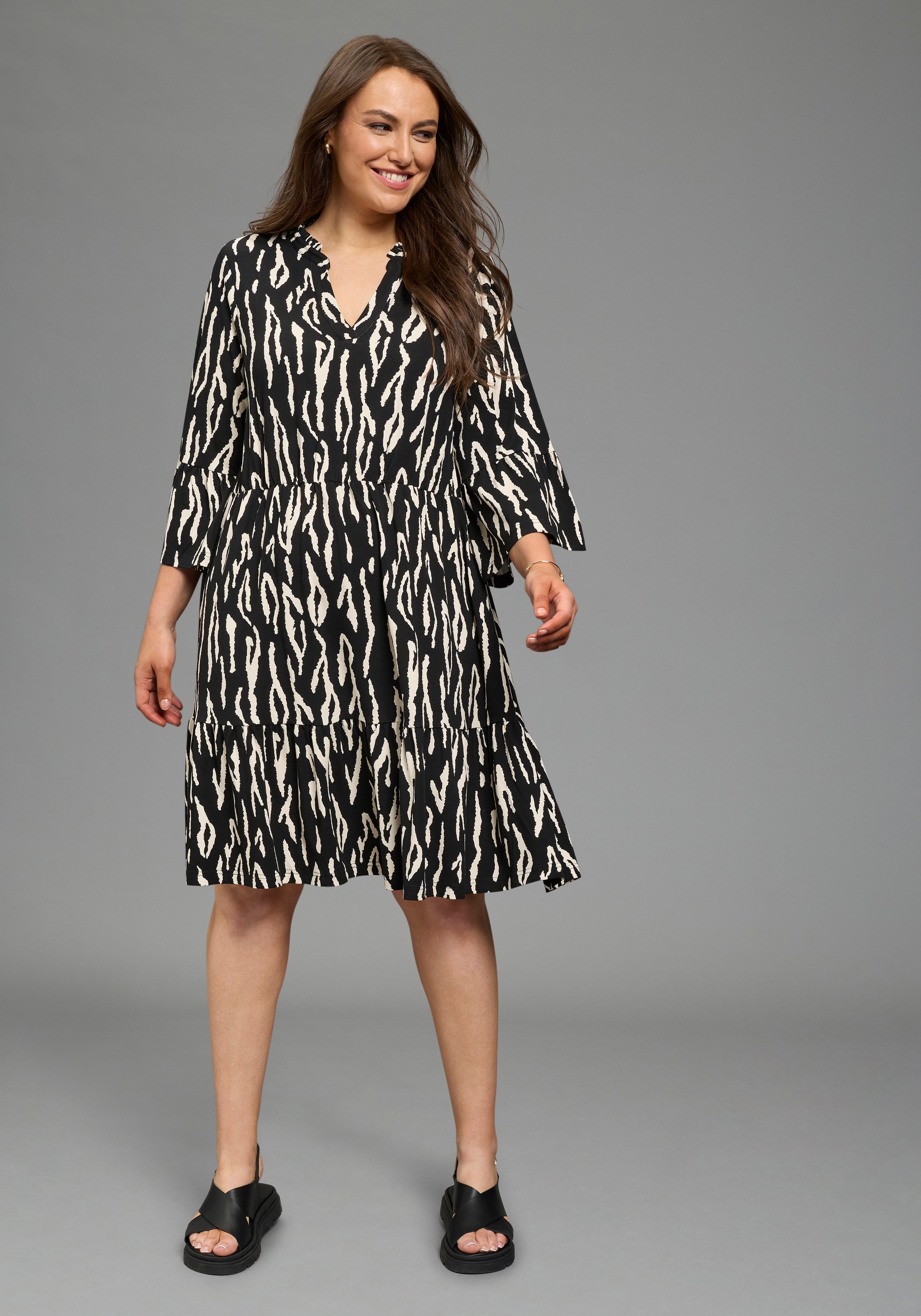 Laura Scott CURVE Jerseykleid figurumspielende Passform, aus Viskosemischung mit Elasthan