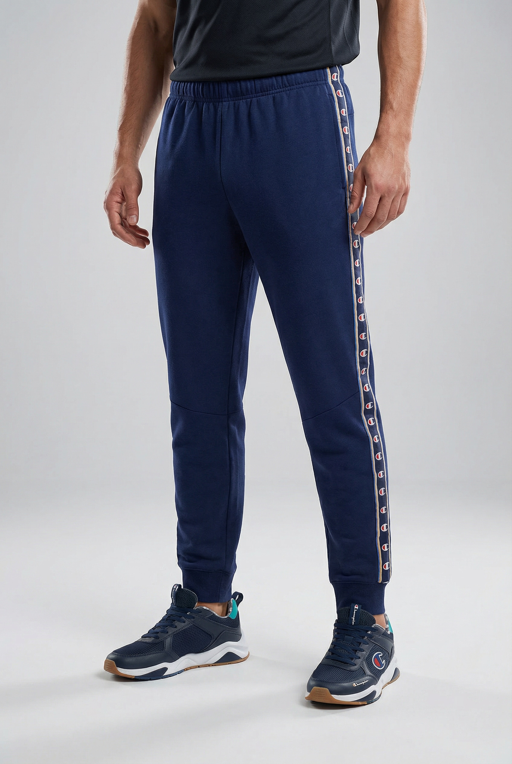 Image of Champion Jogginghose "Sports-inspired Interlock Rib Cuff Pants with Tape detailing" ohne Verschluss, mit Rippbündchen am Beinabschluss, sportlicher Stil