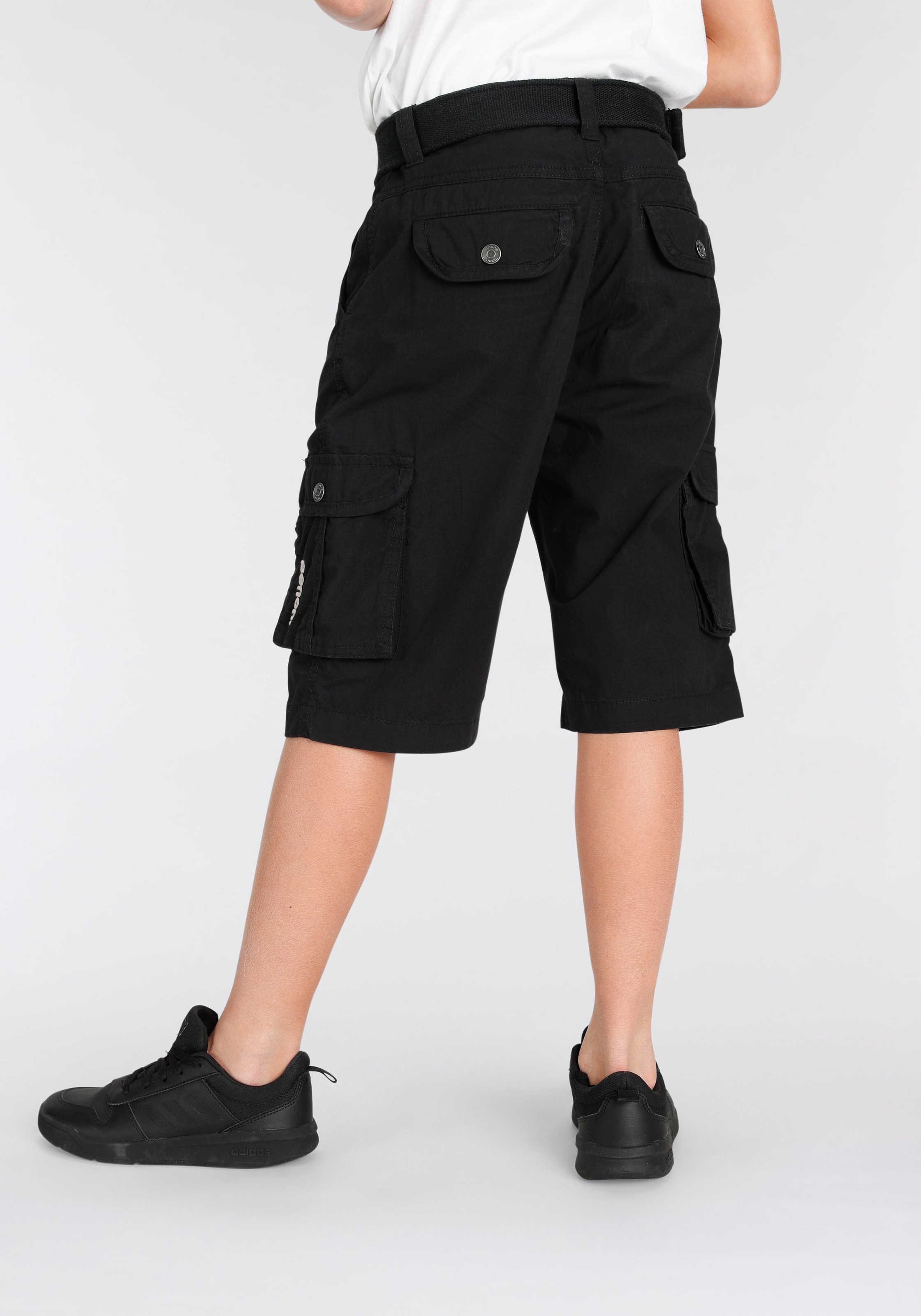 Bench. Bermudas, (Set, 2 tlg., mit Gürtel), mit vielen Taschen und Gürtel