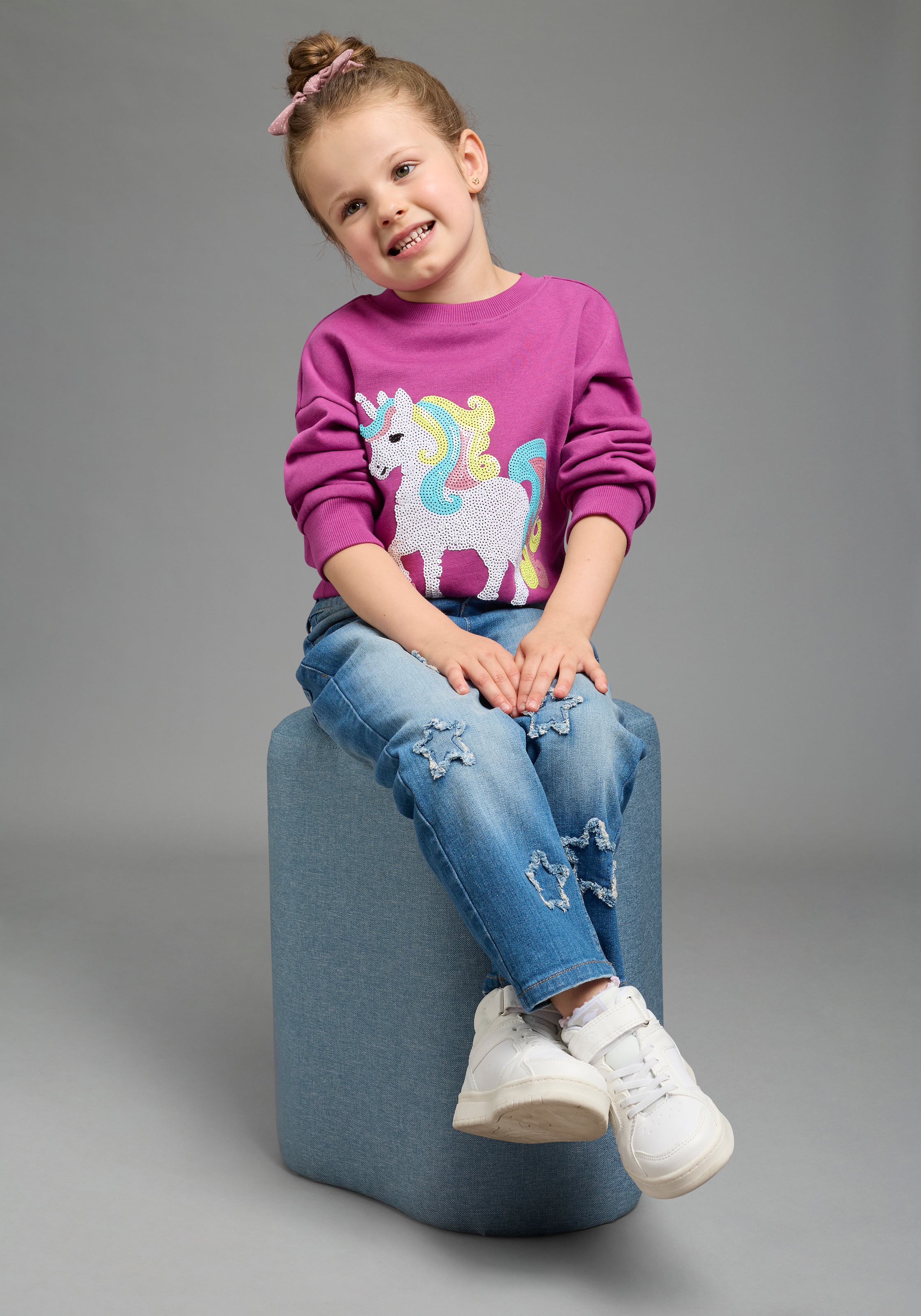 KIDSWORLD Sweat-shirt »Einhorn-Applikation für kleine Mädchen«, sweat-shirt avec applications de paillettes scintillantes
