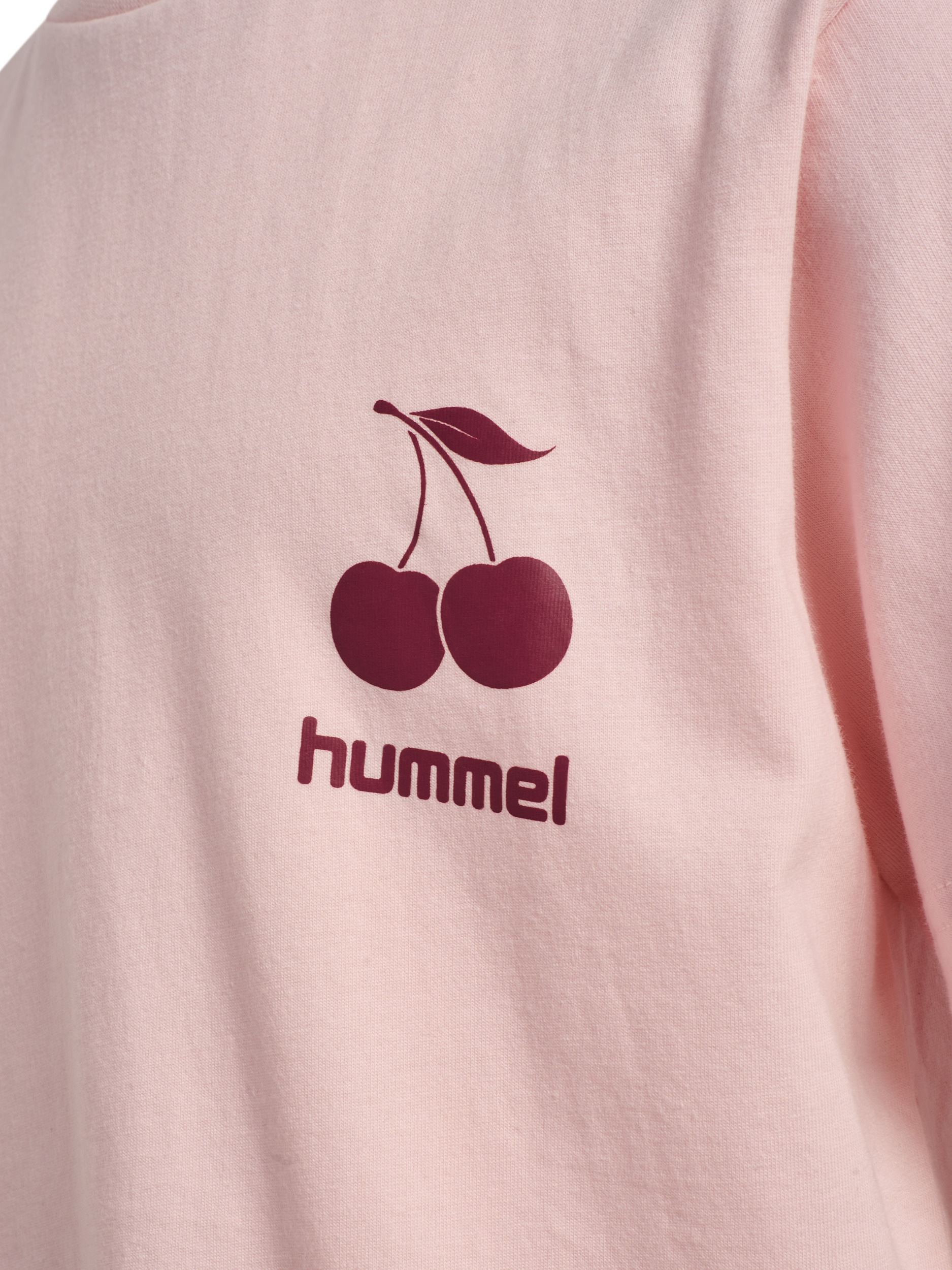 hummel T-Shirt »HMLJR REG GRAPHIC T-SHIRT S/S« normale Passform, für Kinder und Jugendliche, aus Baumwolle