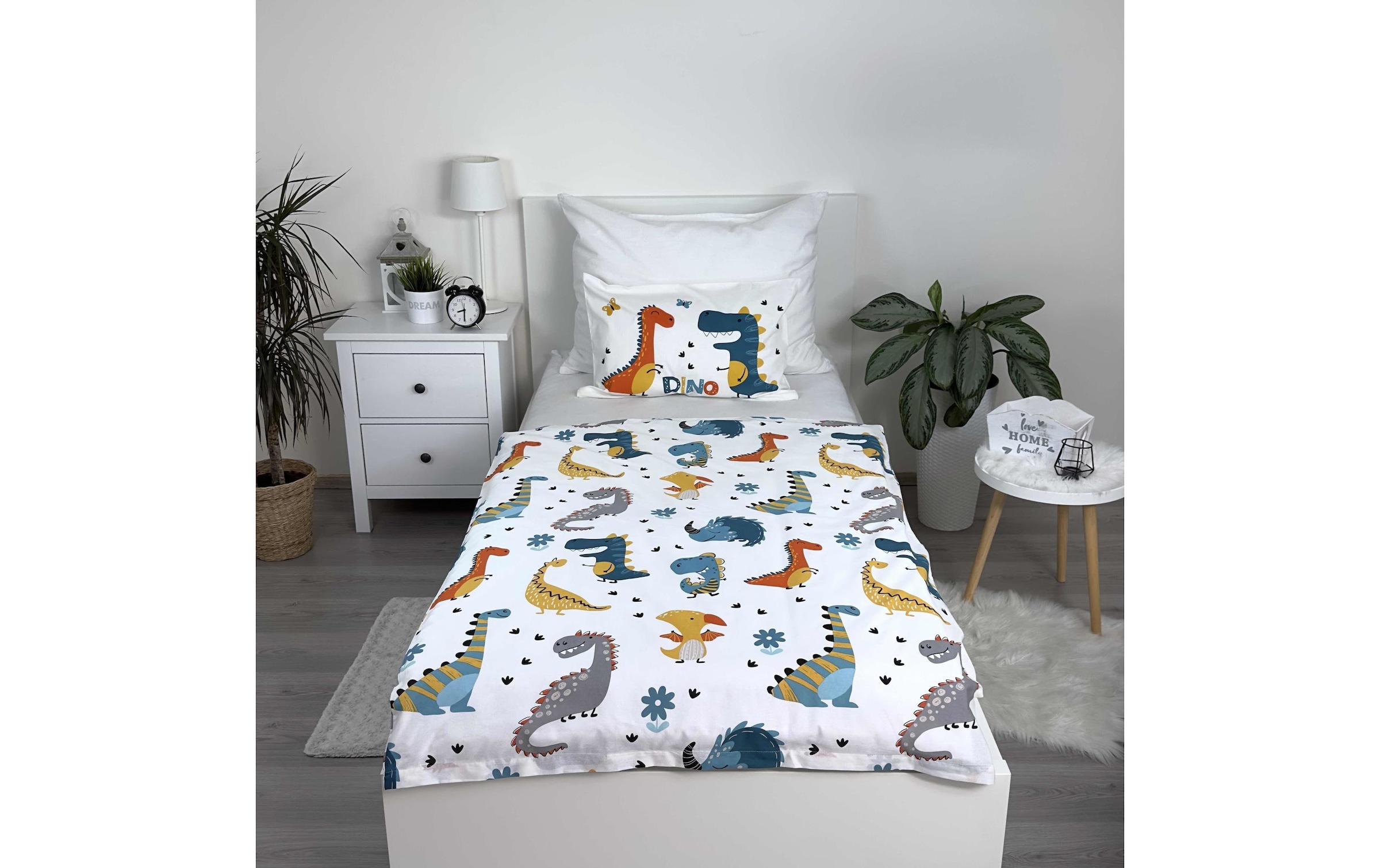Kinderbettwäsche »Jerry Fabrics Dino world 100 x 135 cm + 40 x 60 cm«