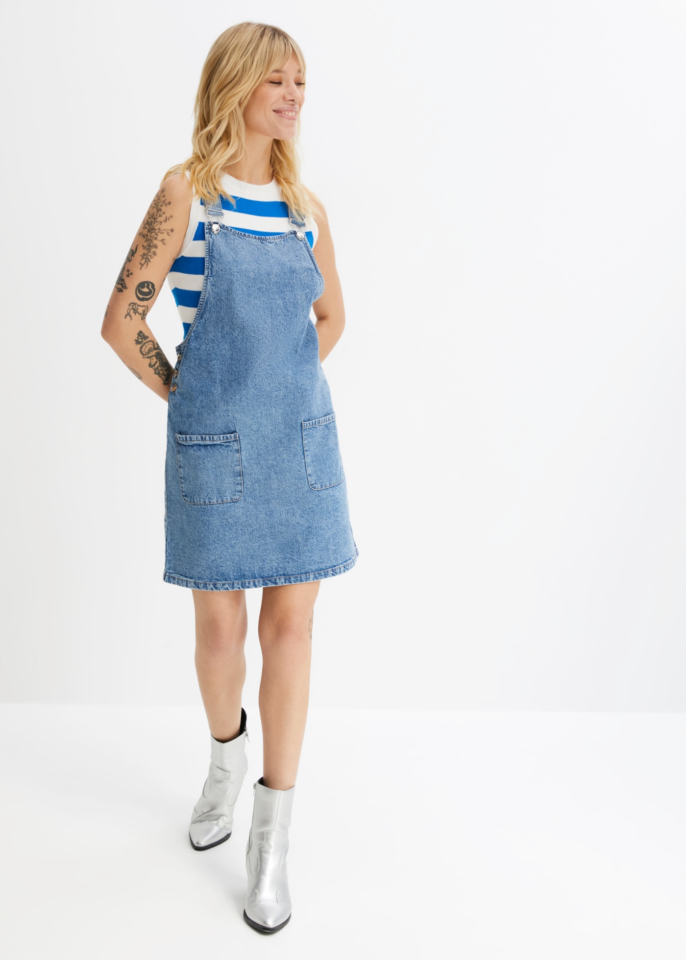 bonprix Robe en jean A-Linien-Passform, aus Baumwolle, mit zwei aufgesetzten Taschen