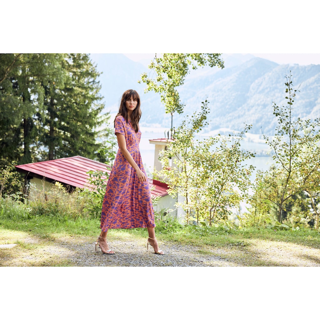 Aniston CASUAL Sommerkleid, mit topmodischem Blumendruck