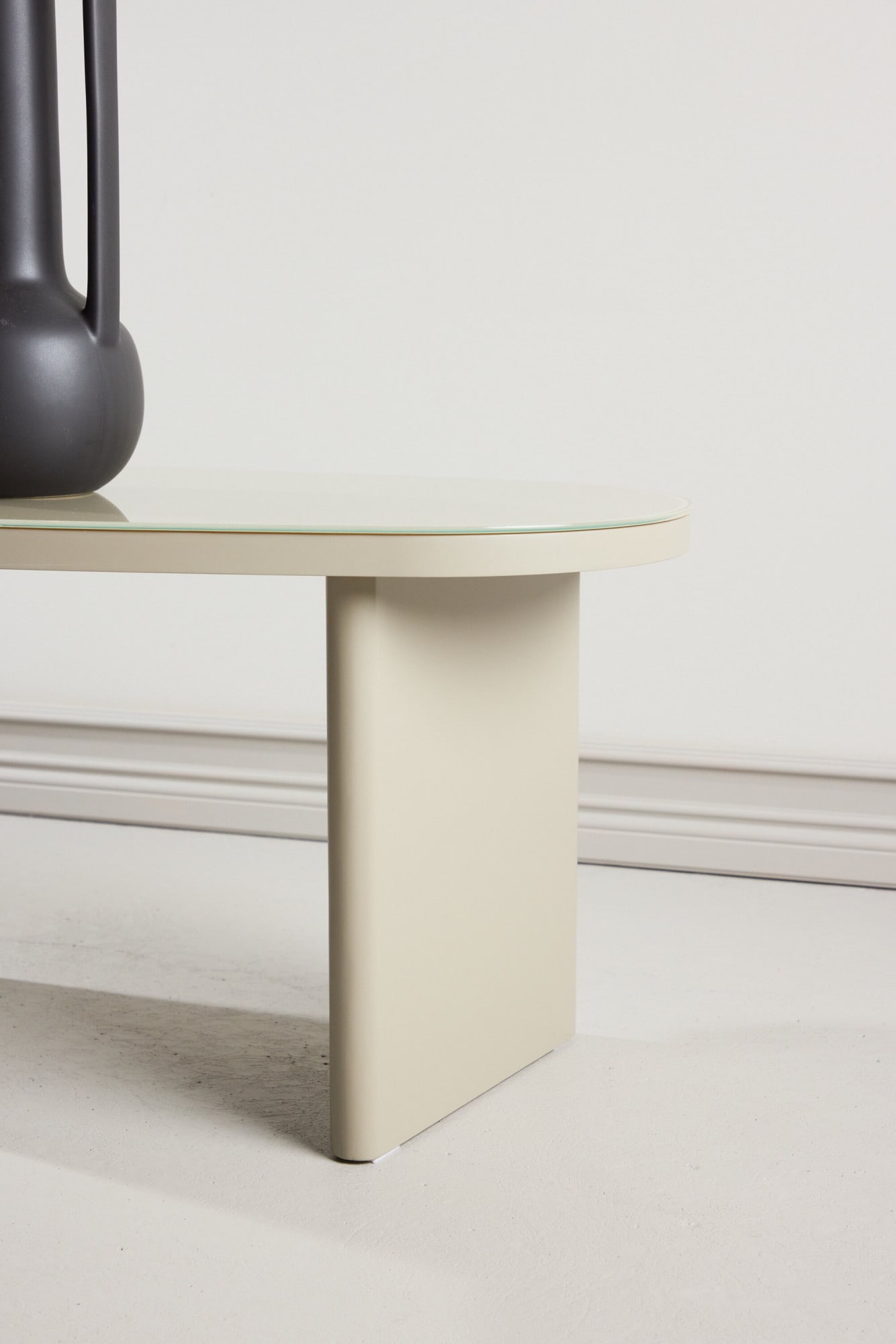 Venture Home Beistelltisch »Grönvik, ovaler Beistelltisch 70 × 45 cm mit Glasplatte in Beige« Ablagetisch, Glas transparent, MDF-Gestell beige, oval, dekorativ