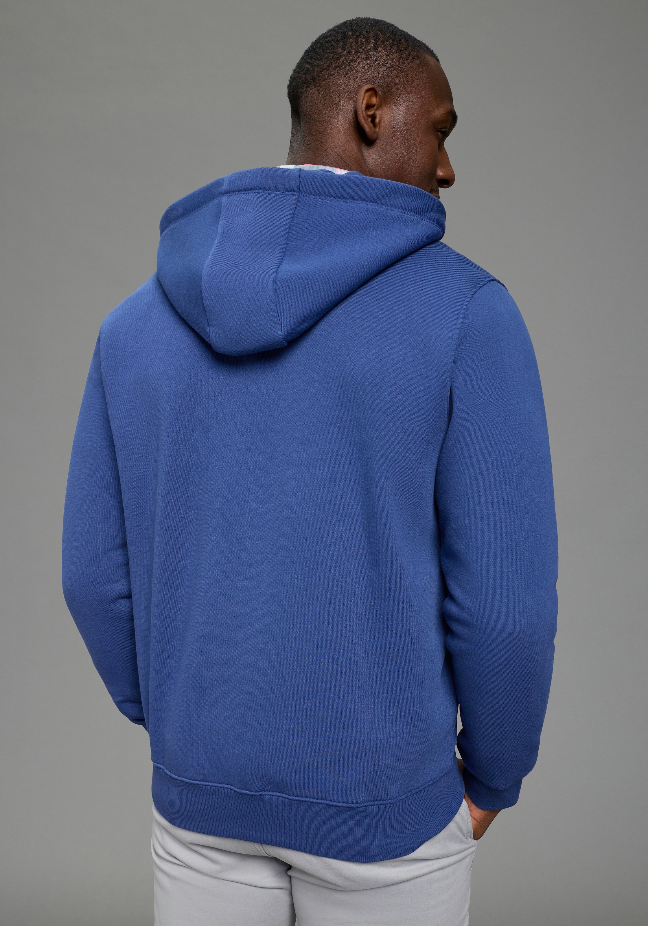 DELMAO Veste sweat mit Kapuze, mit Kordelzug, aus angerauter Sweatware, mit Langarm