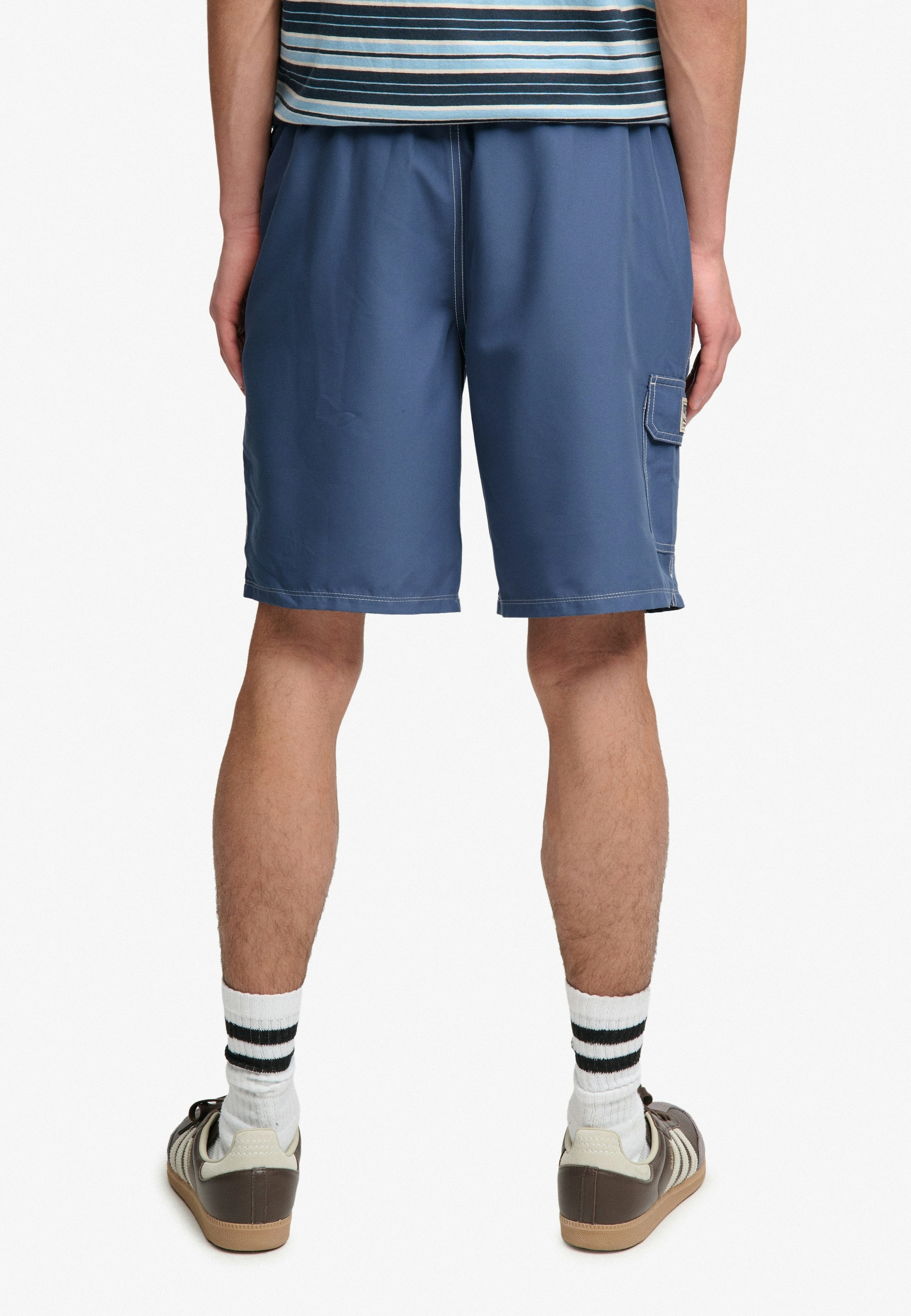 Superdry Badeshorts »CARGO 19 BOARDSHORT« lockere Passform, aus Polyester, unifarbenes Design