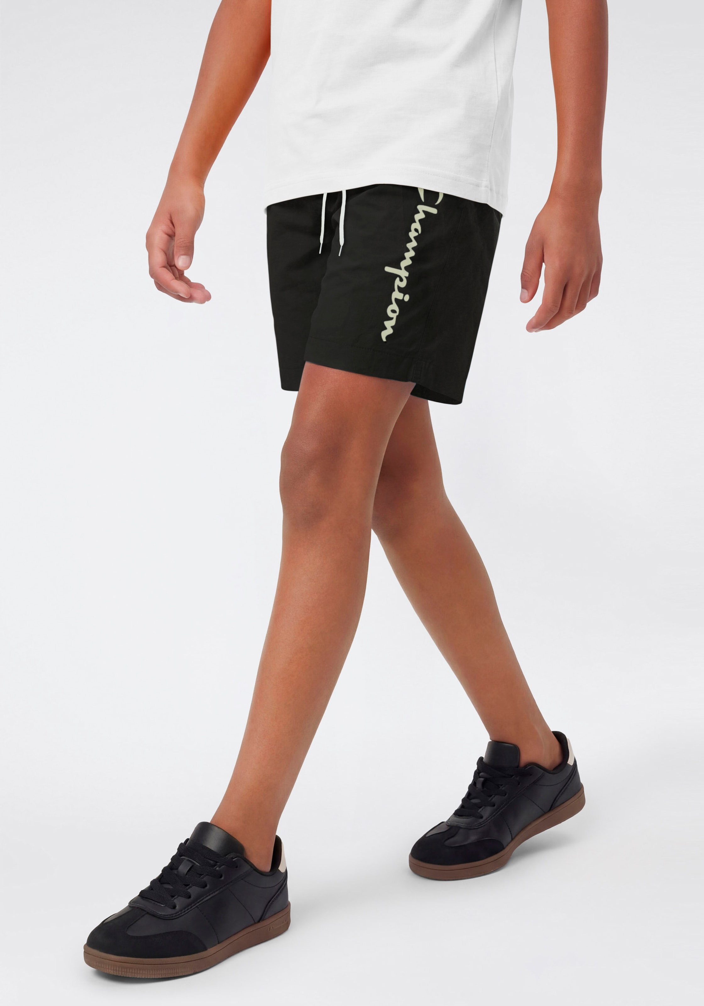 Champion Badeshorts »Boys' beach shorts with big Logo« für Kinder und Jugendliche geeignet, mit Innenslip aus Polyester