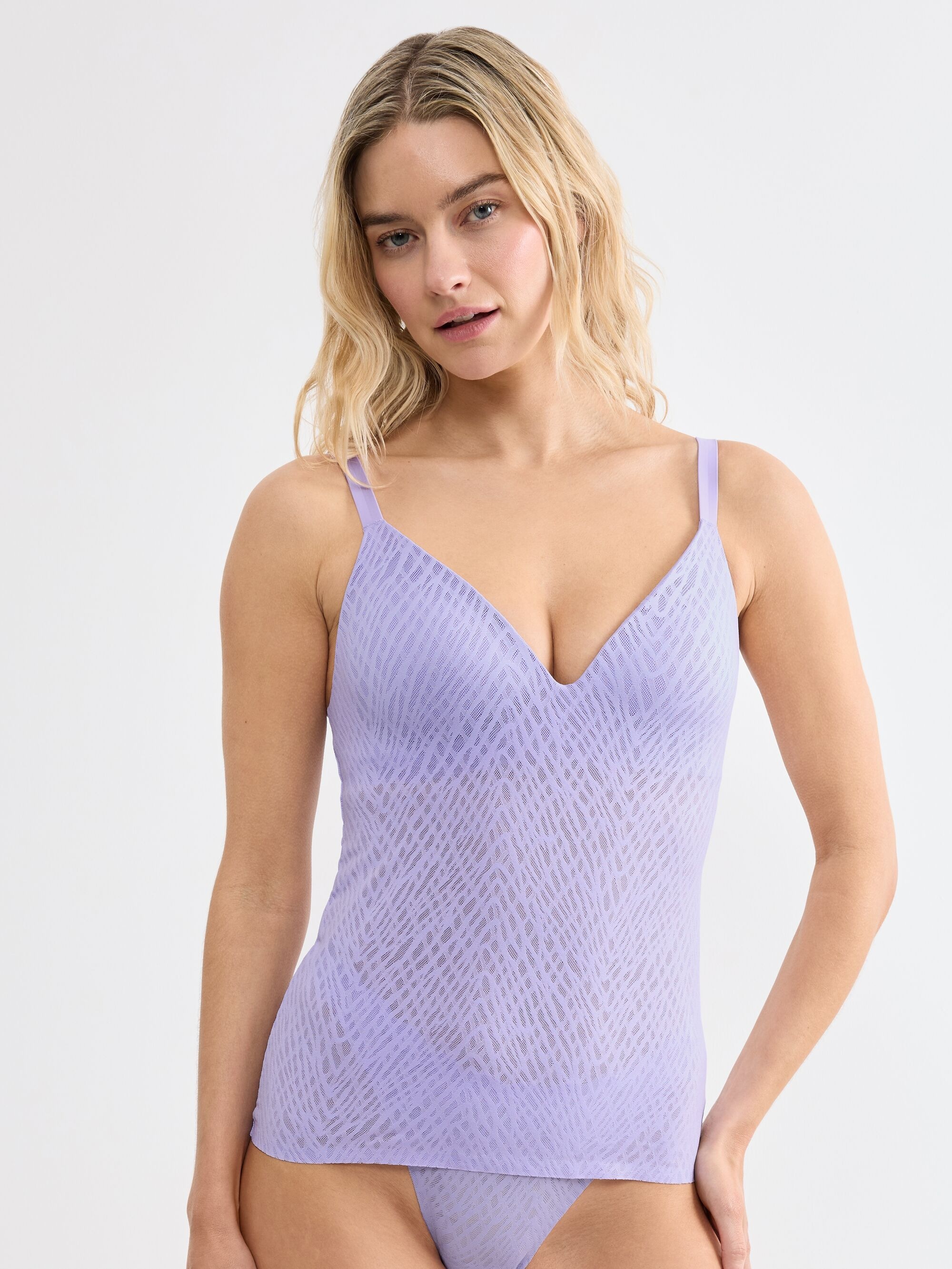 sloggi BH-Hemd »ZEROFeelBliss THE UP PushUpShirt« unsichtbar mit Spitzenoptik