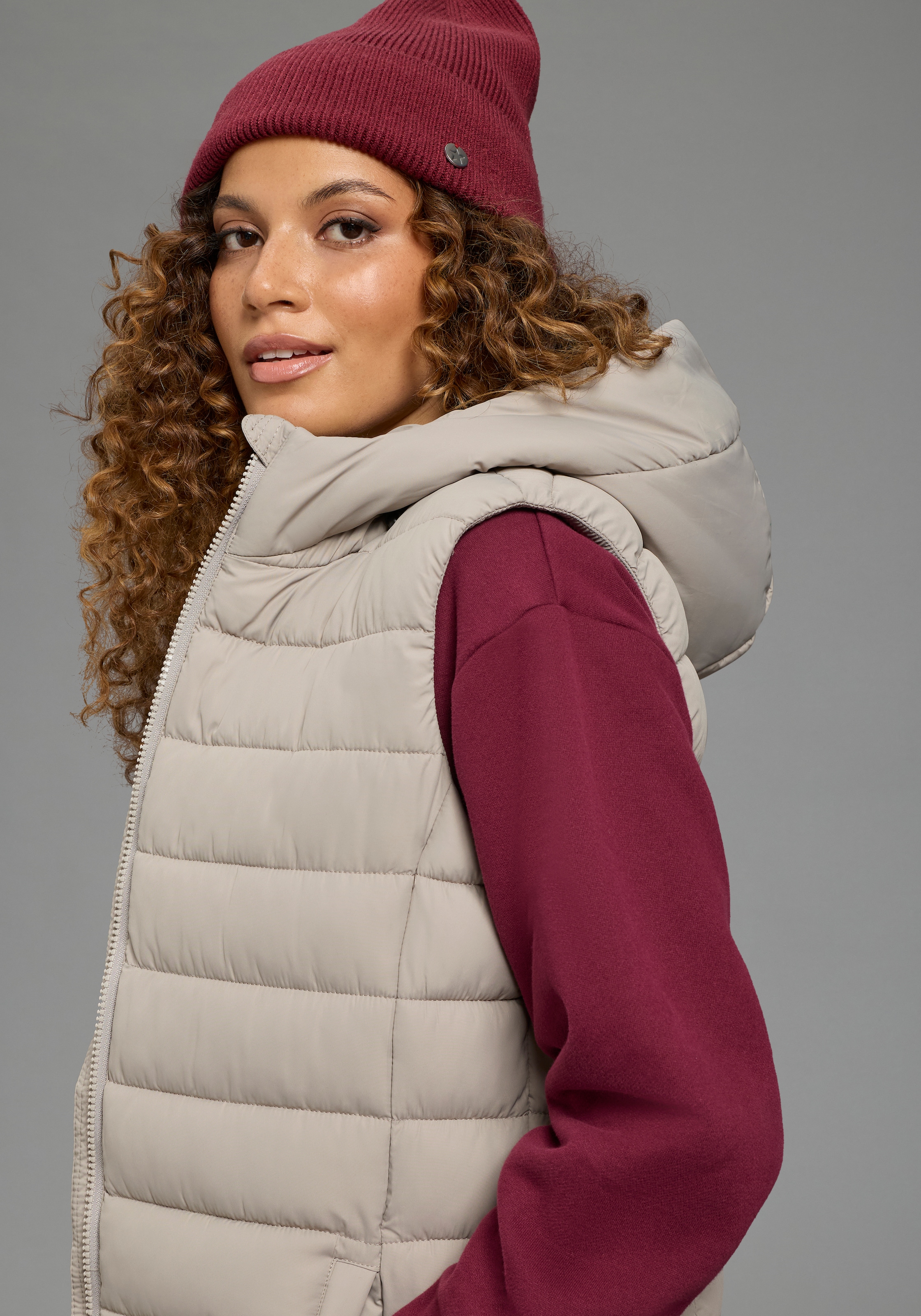 KangaROOS Gilet long matelassé, avec fentes zippées