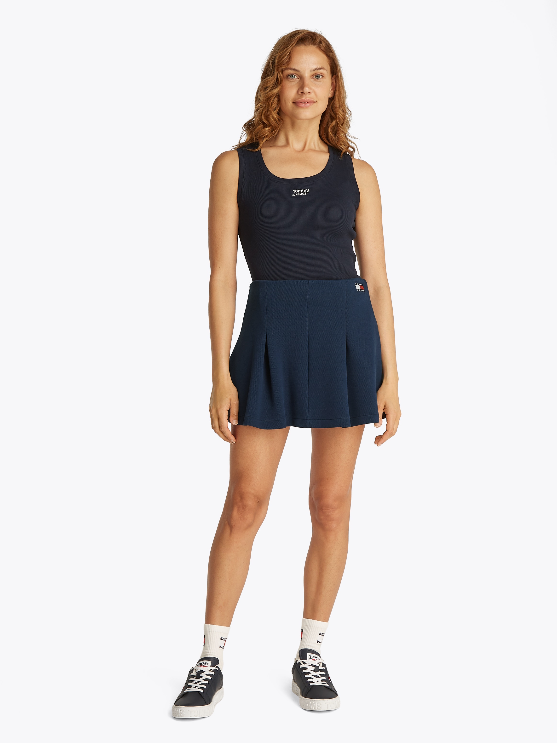 Tommy Jeans Minirock »TJW PIQUE BADGE F&F SKIRT EXT«, mit Logo-Badge, Pique-Qualität, Fit & Flare