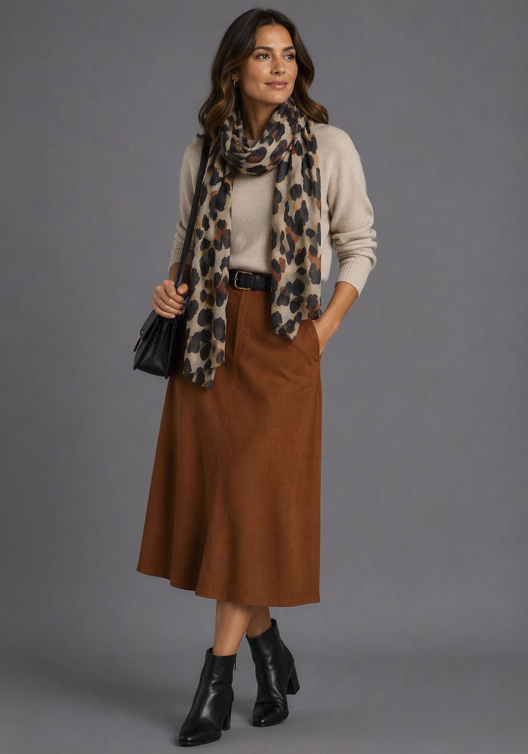 Laura Scott Modetuch in Schalform mit trendigem Leo-Allover-Druck