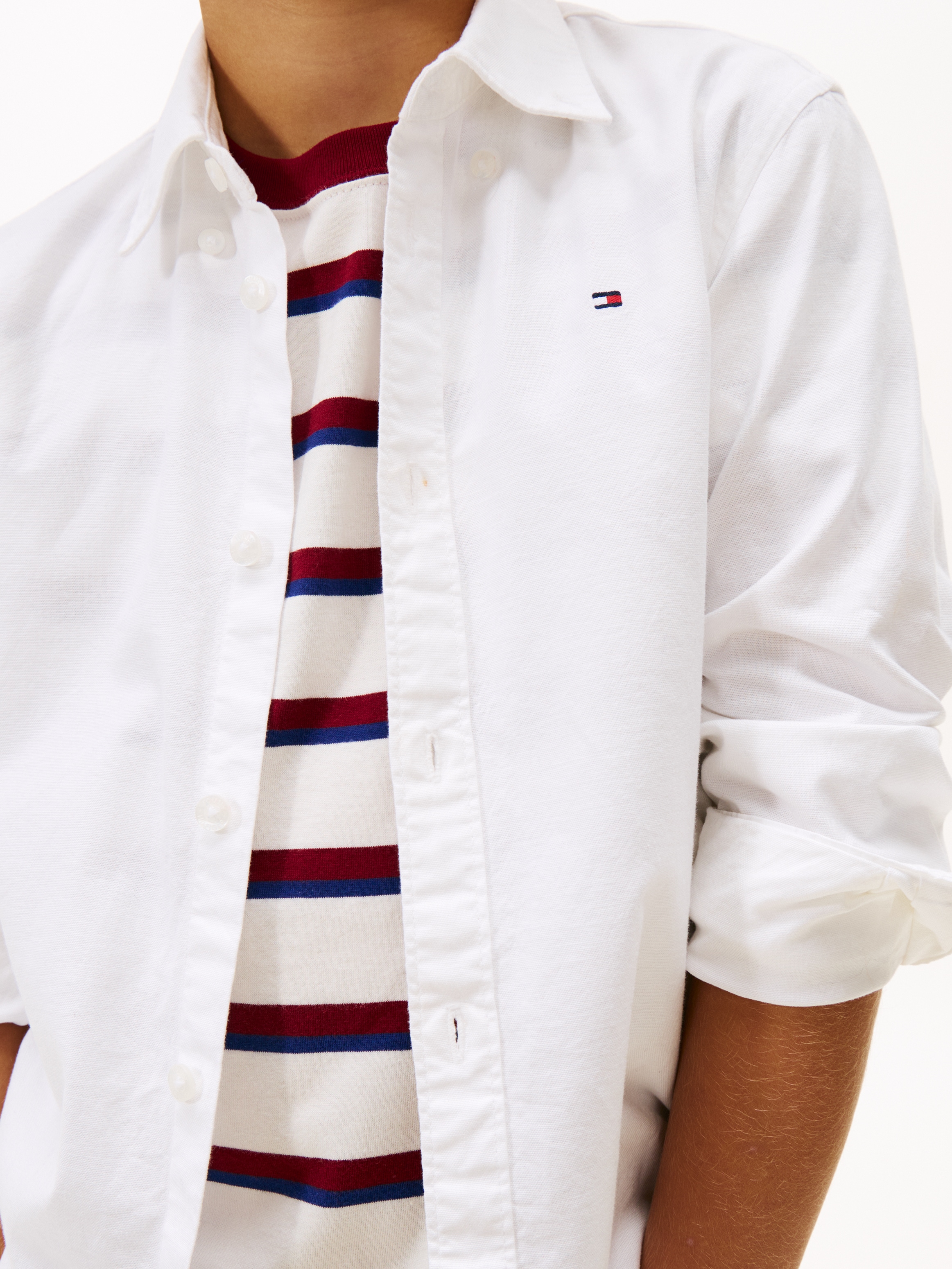 Tommy Hilfiger Chemise à manches longues »BOYS STRETCH OXFORD SHIRT L/S« Enfants jusqu’à 16 ans, col boutonné, manches longues, drapeau logo