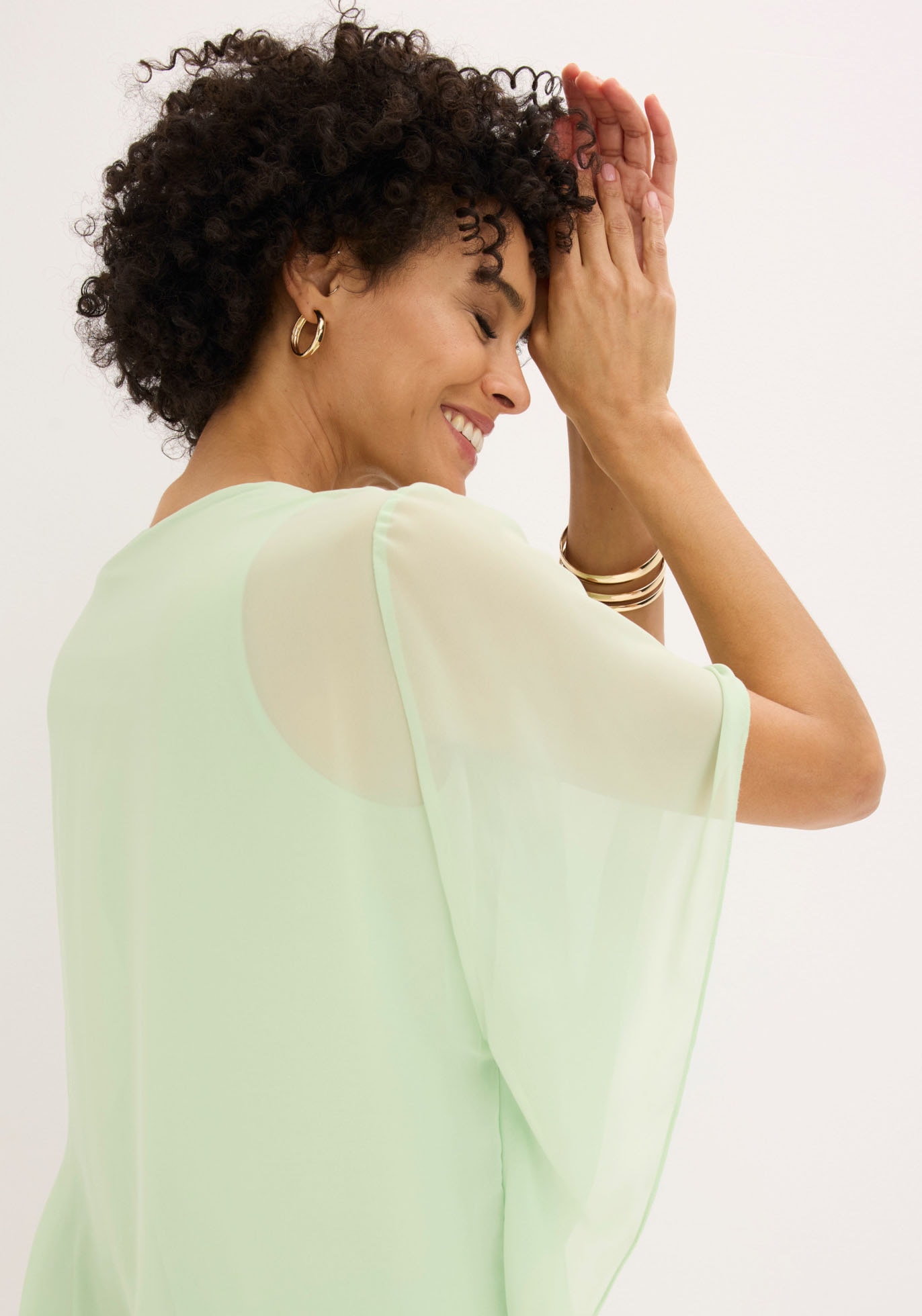 bonprix Blouse en mousseline »Chiffonbluse mit Untertop« coupe oversize, pour occasions festives, taille élastique