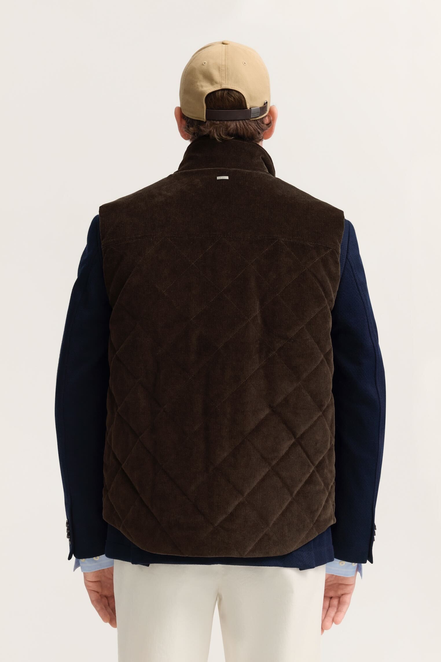 bugatti Gilet en velours côtelé »Regular Fit« mit Stehkragen und Druckknöpfen