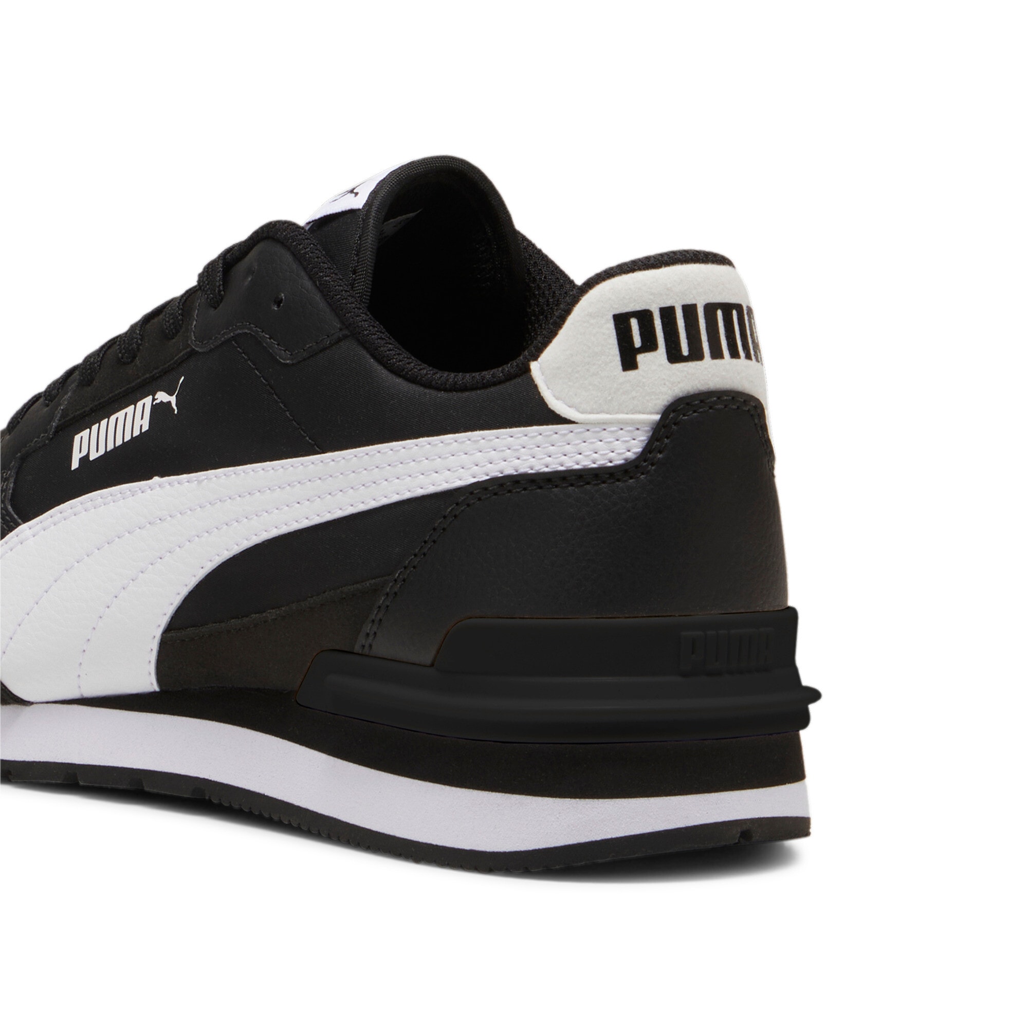 PUMA Sneaker »ST RUNNER V4 NL«  atmungsaktives Obermaterial aus Textil, innen weich gepolstert