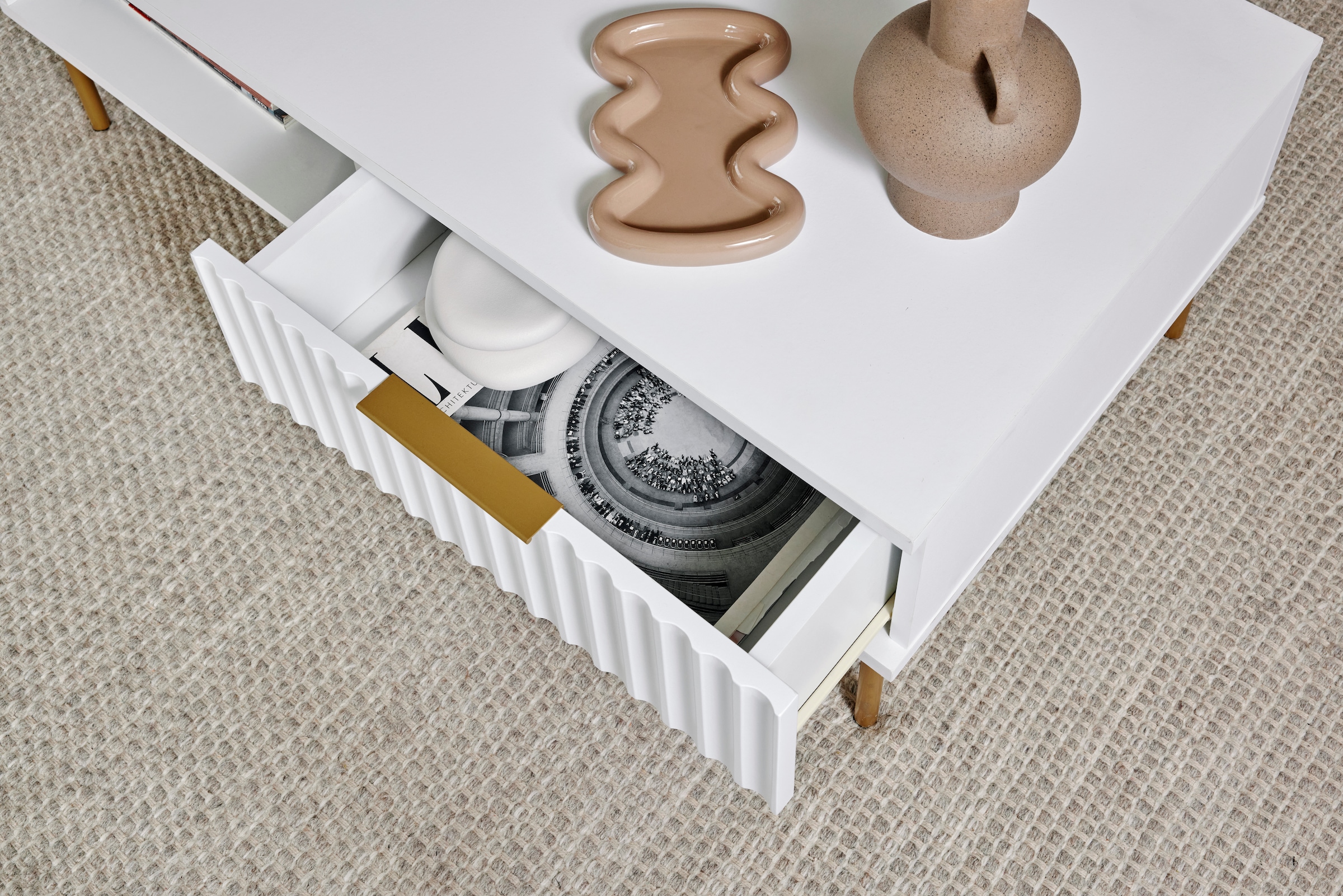 Jahnke Couchtisch »CARVE COFFEE SK« 1 Stk. tlg. Couchtisch mit Schublade und Fach, Gold-Look, raffiniertes Design