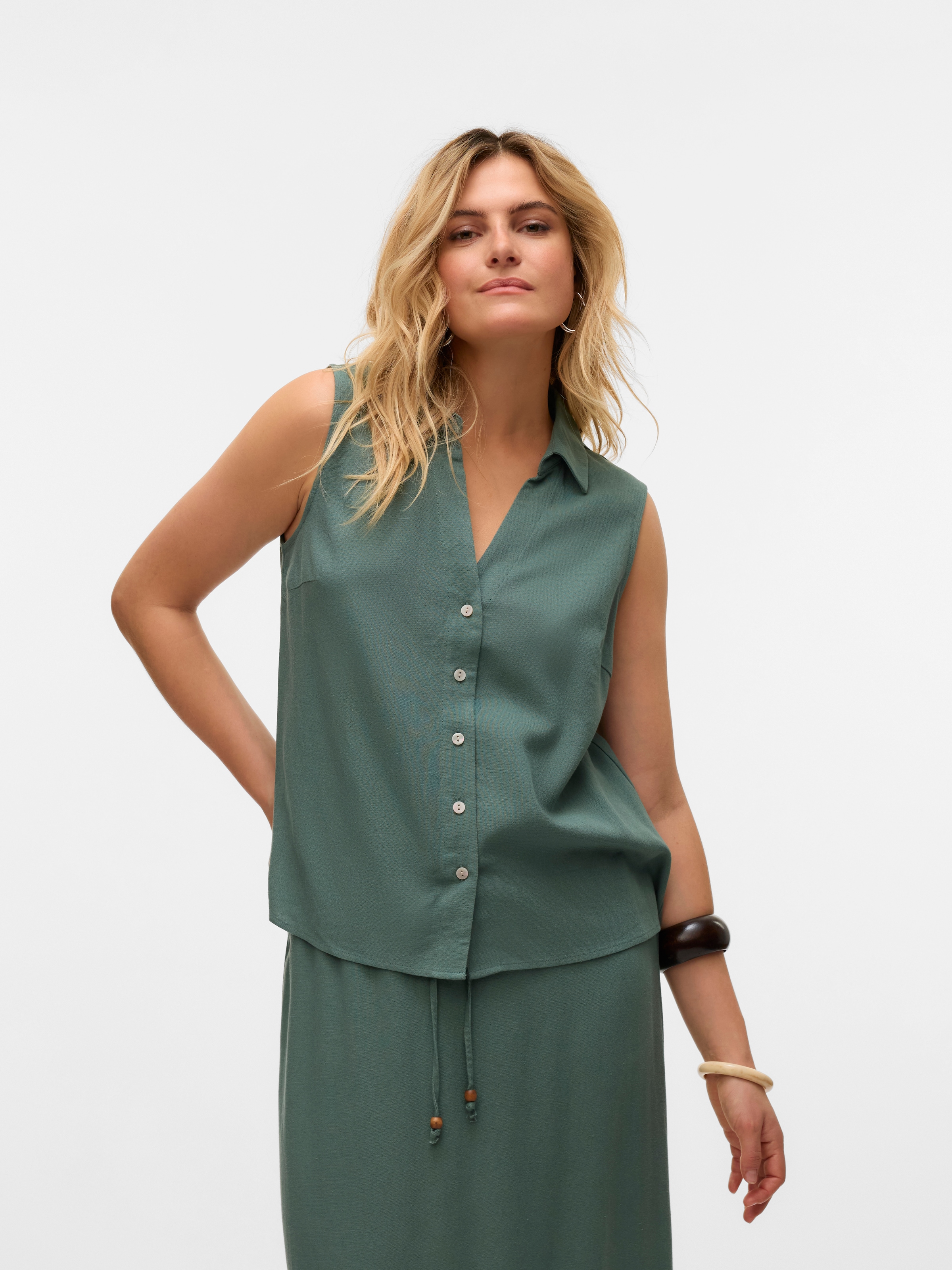 Image of Vero Moda Blusentop "VMMYMILO SL V-NECK SHIRT WVN GA" mit Leinen