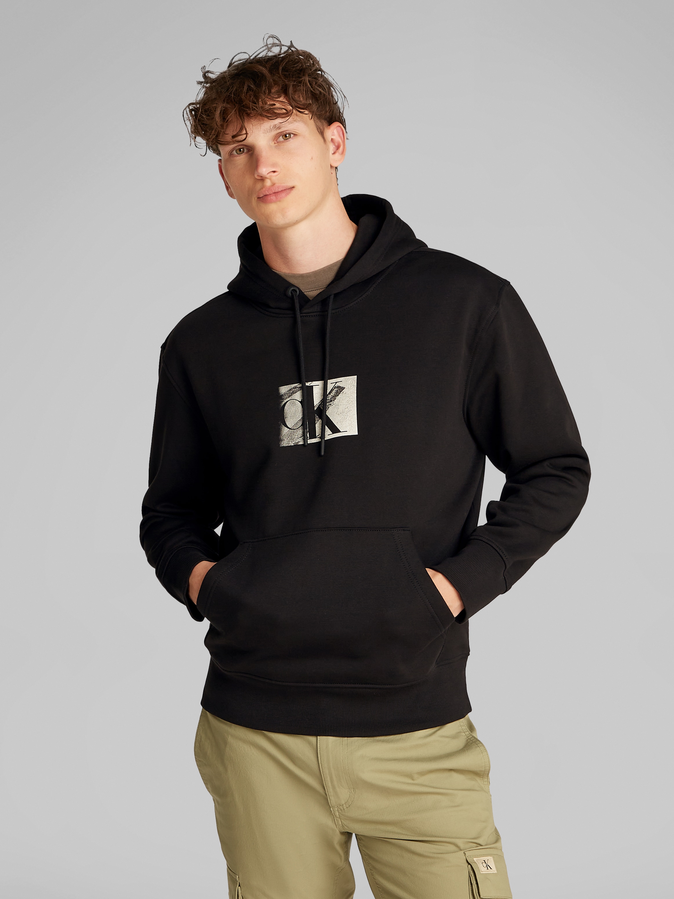 Calvin Klein Jeans Hoodie »SMALL CK BOX HOODIE«, Kängurutasche, Logodruck