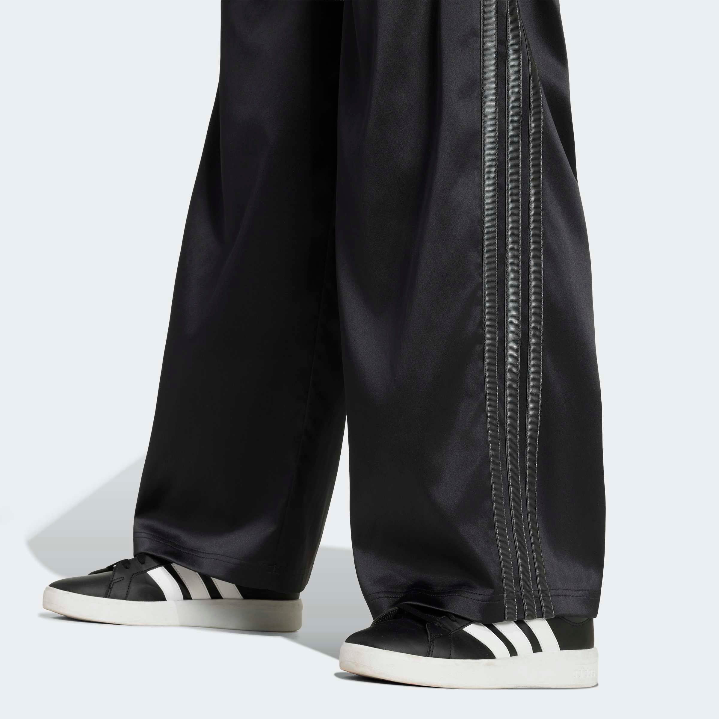 adidas Sportswear Sporthose »JG SATIN PANT«  für Kinder, ohne Verschluss, aus Polyester, mit normal-weiter Passform
