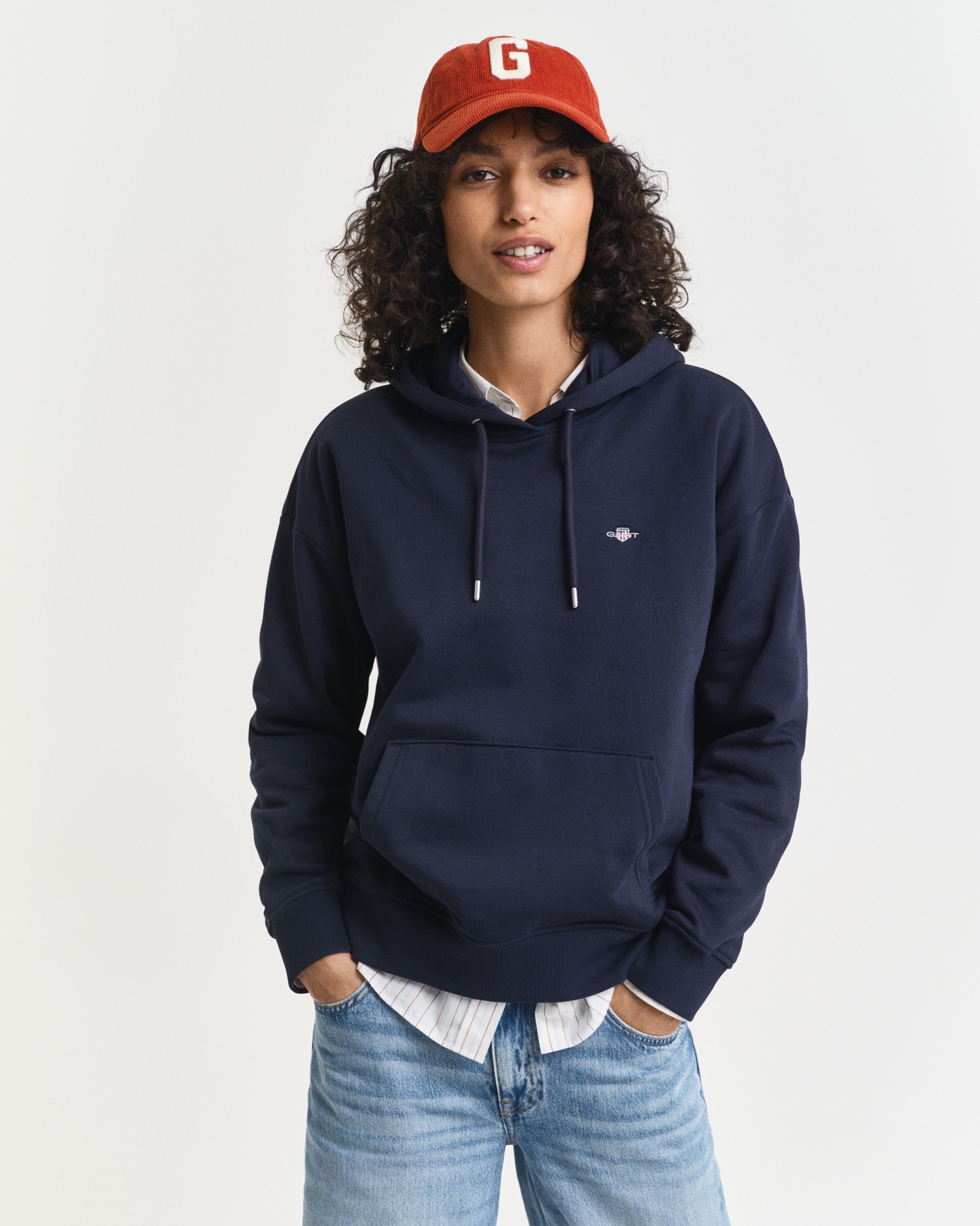 Gant Hoodie »SHIELD HOODIE«, Grafische GANT-Stickerei auf der Brust