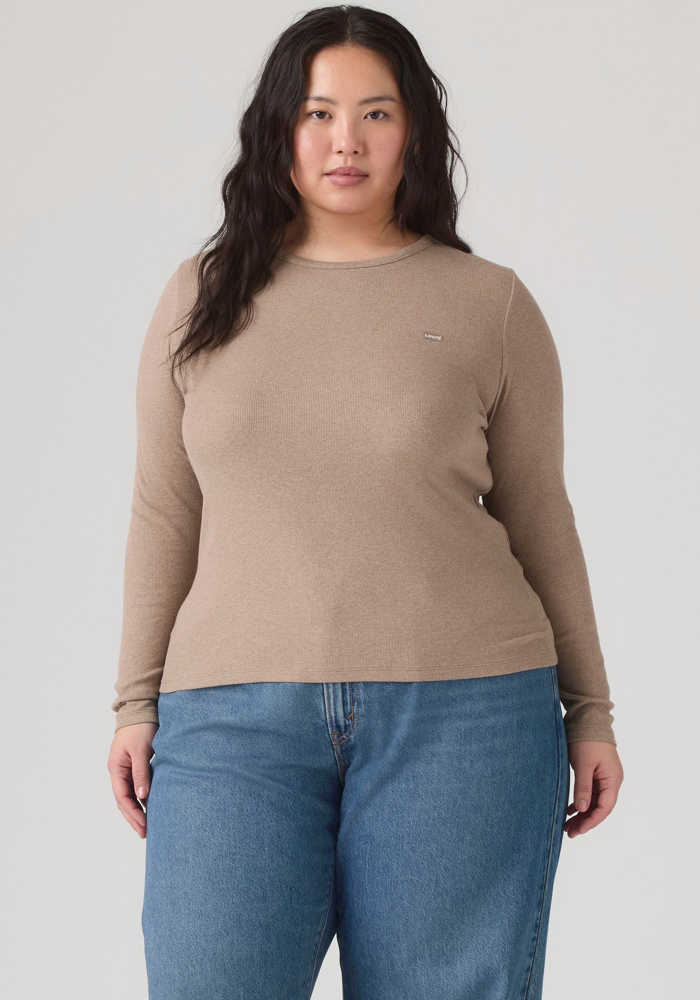 Image of Levis Plus Langarmshirt "PL HAYES LS" in figurbetonter Passform
