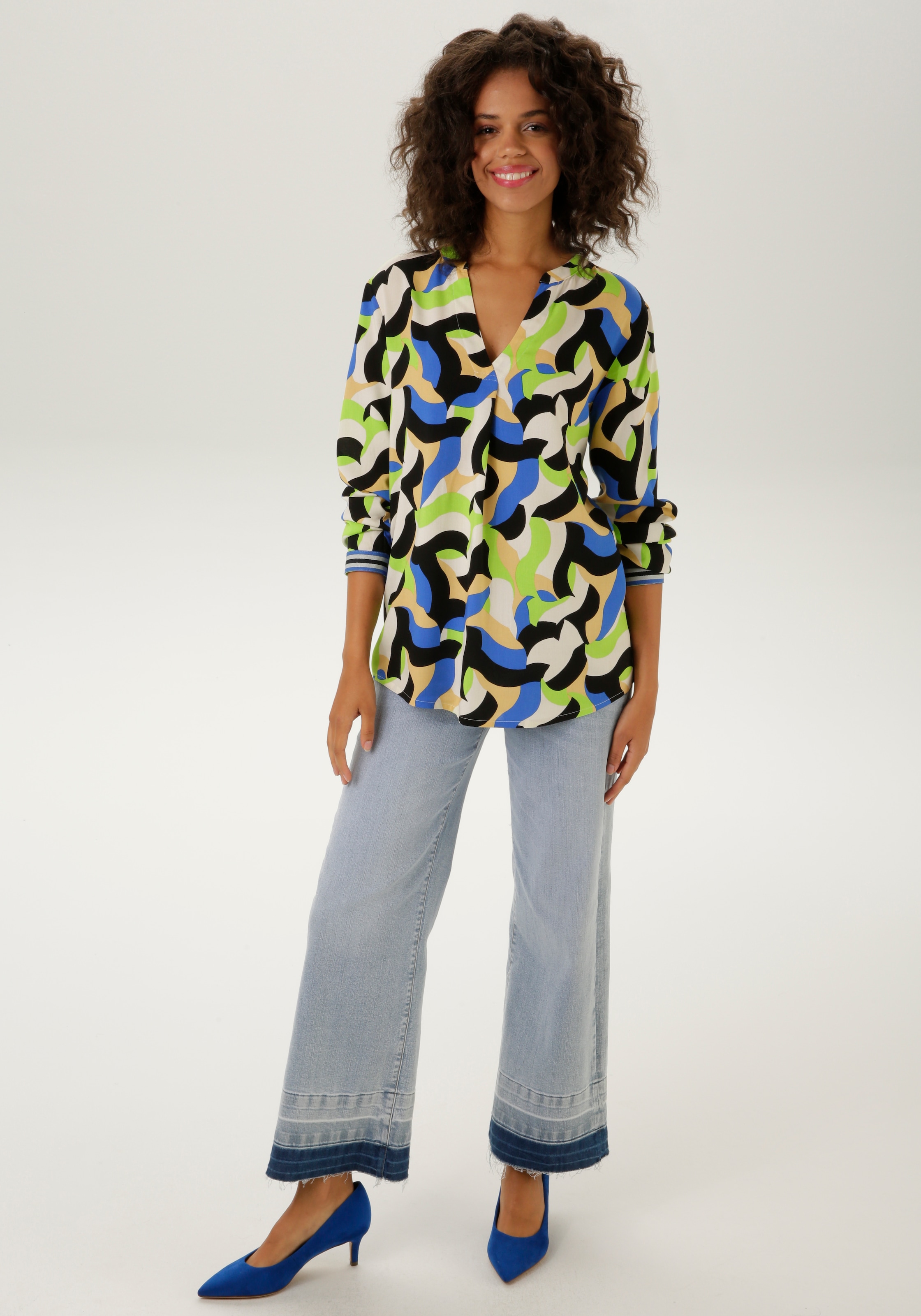 Aniston CASUAL Schlupfbluse, mit trendfarbenen, graphischen Druck