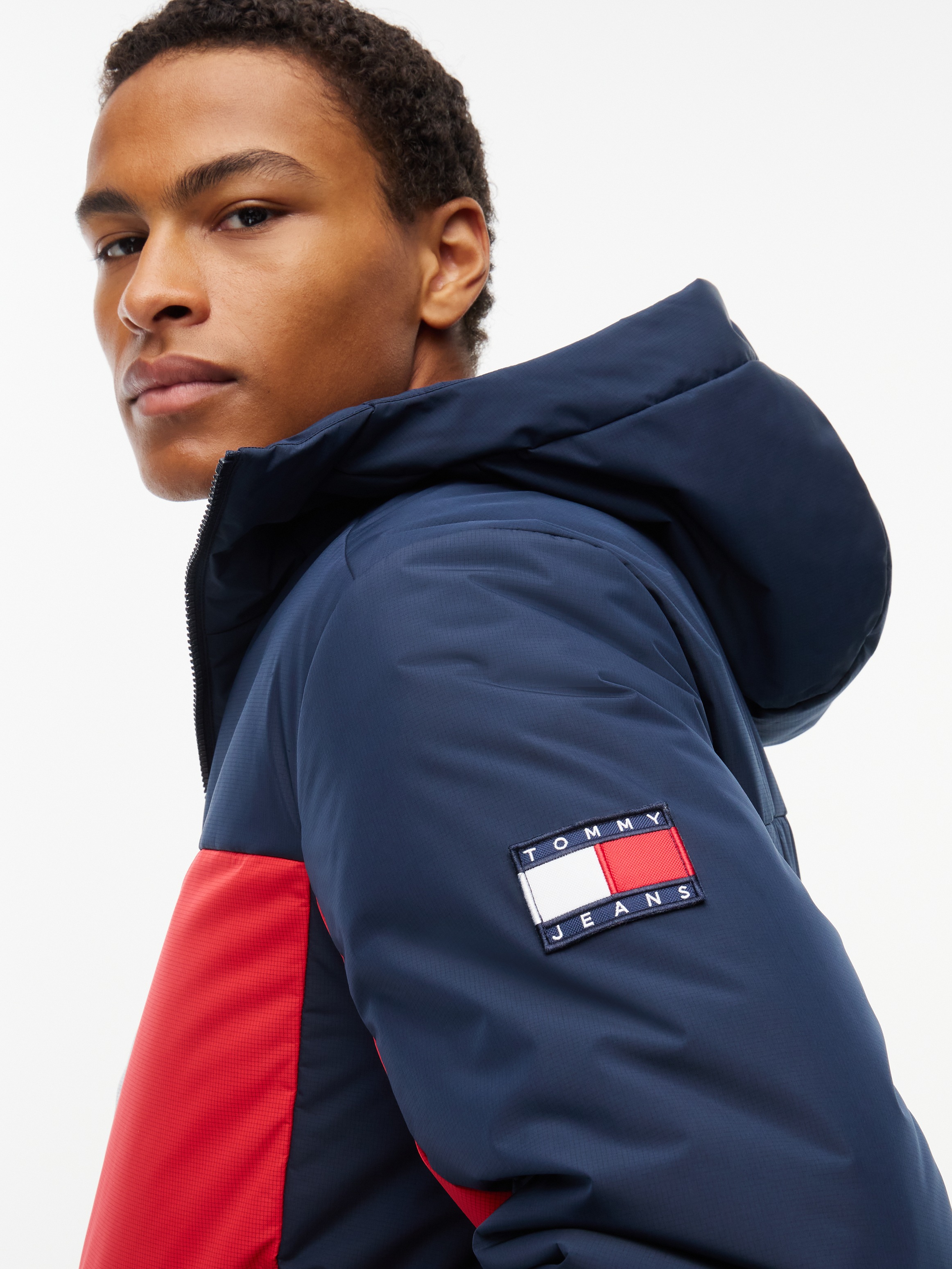 Tommy Jeans Outdoorjacke mit Kapuze Freizeitjacke, Übergangsjacke, Regular Fit, Kapuze