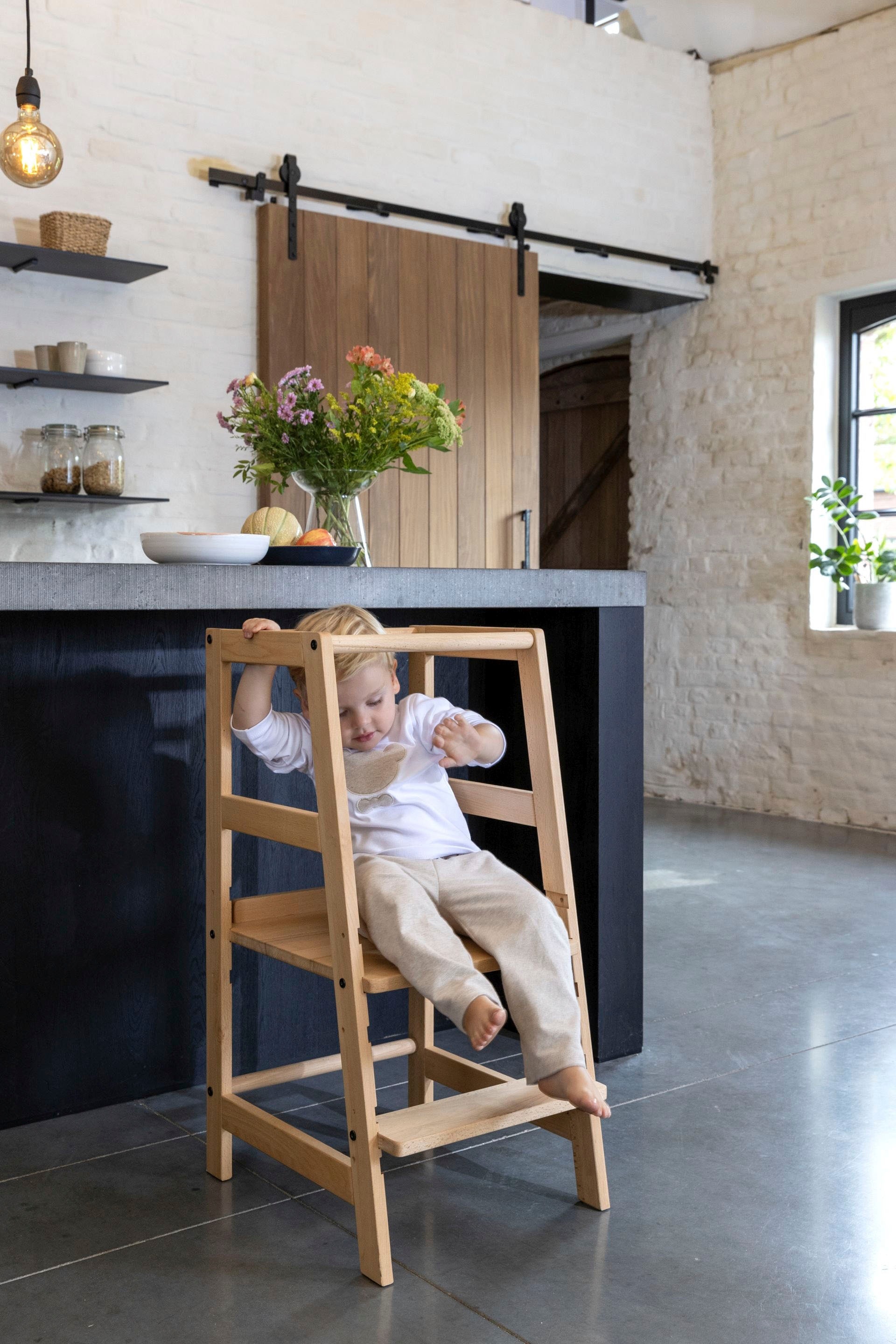 Vipack Chaise pour enfant »Lernturm aus Massivholz, stabil und standfest gebaut« () Surface de marche et de stationnement réglable en 3 positions, 3 couleurs différentes